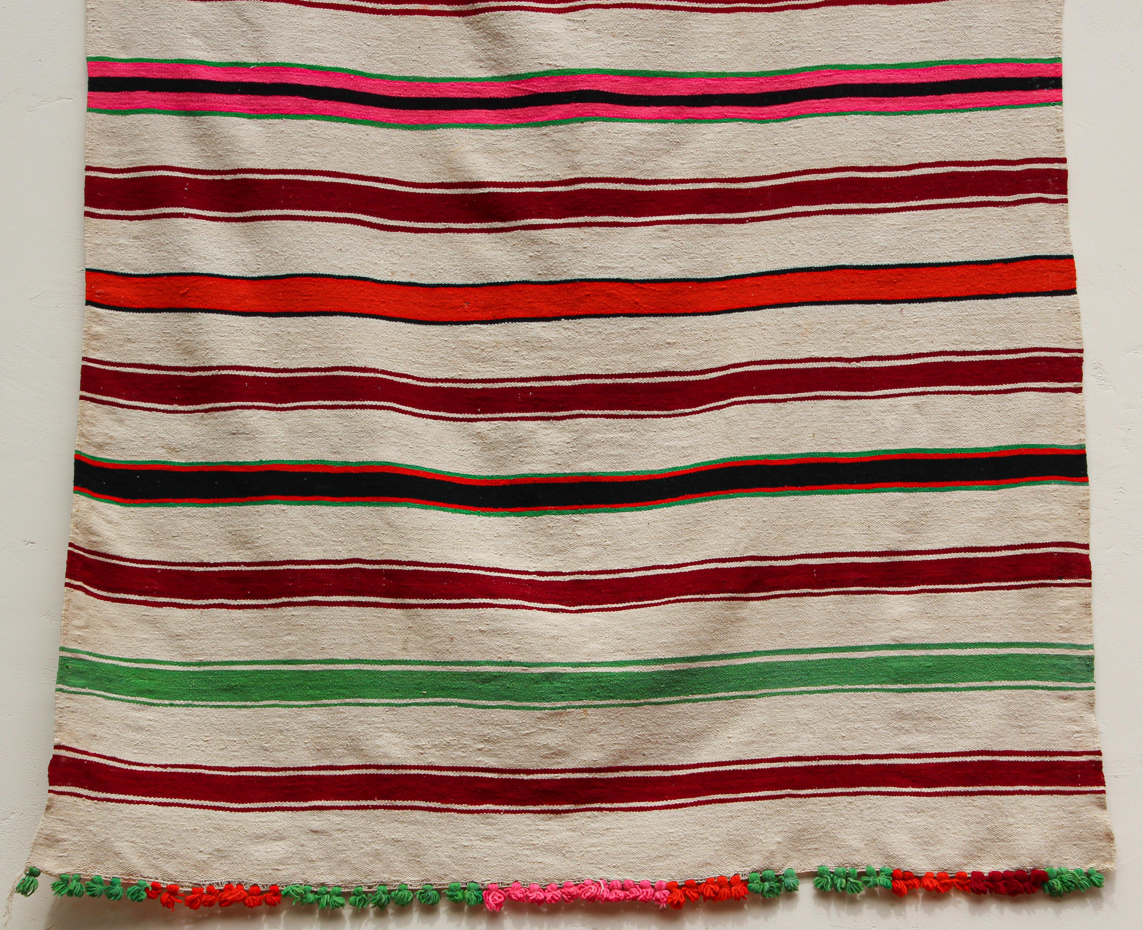 Vintage 1960s Moroccan Flat-Weave Rug, Ethnic Textile Handira For Sale 4