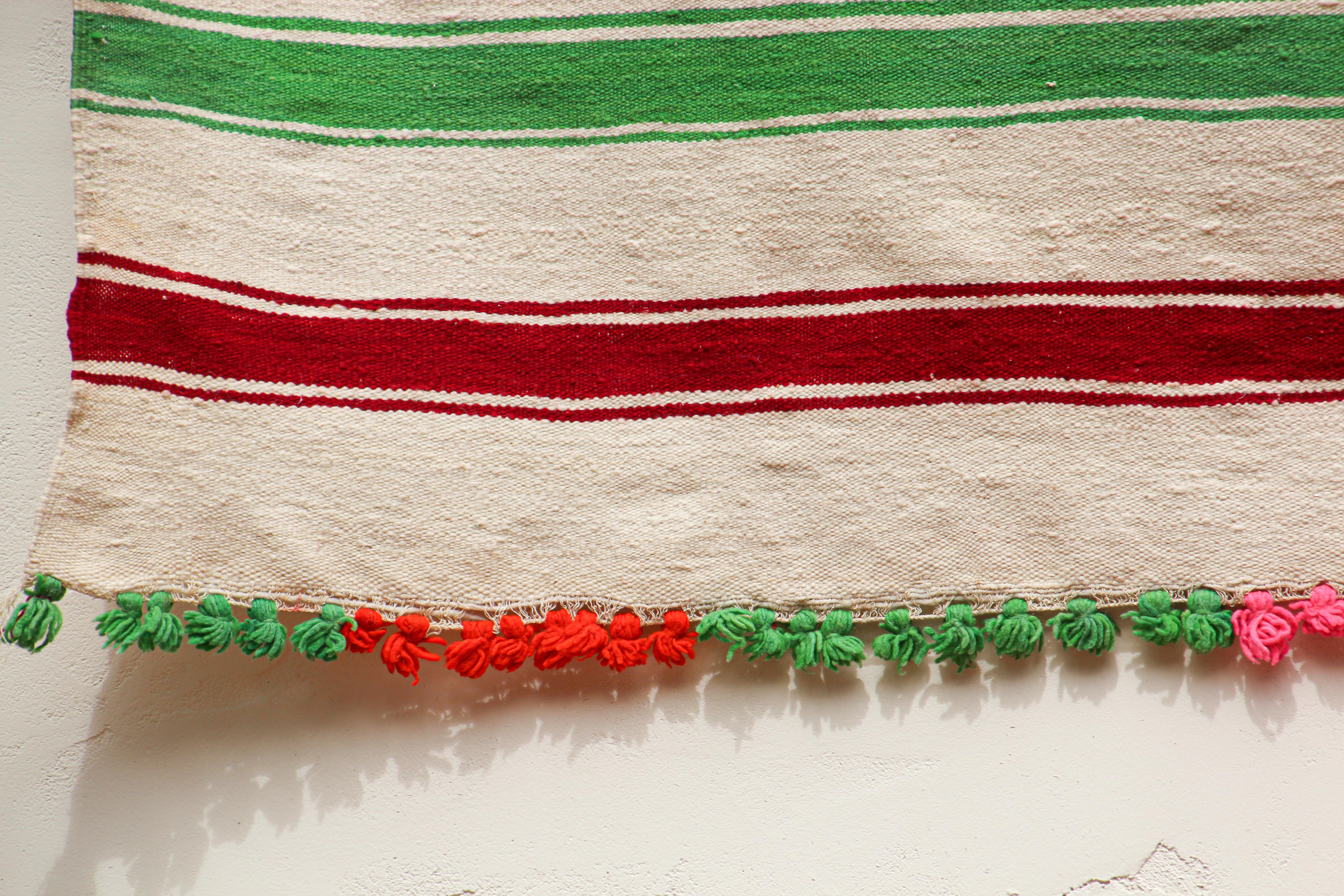 Vintage 1960s Moroccan Flat-Weave Rug, Ethnic Textile Handira For Sale 5