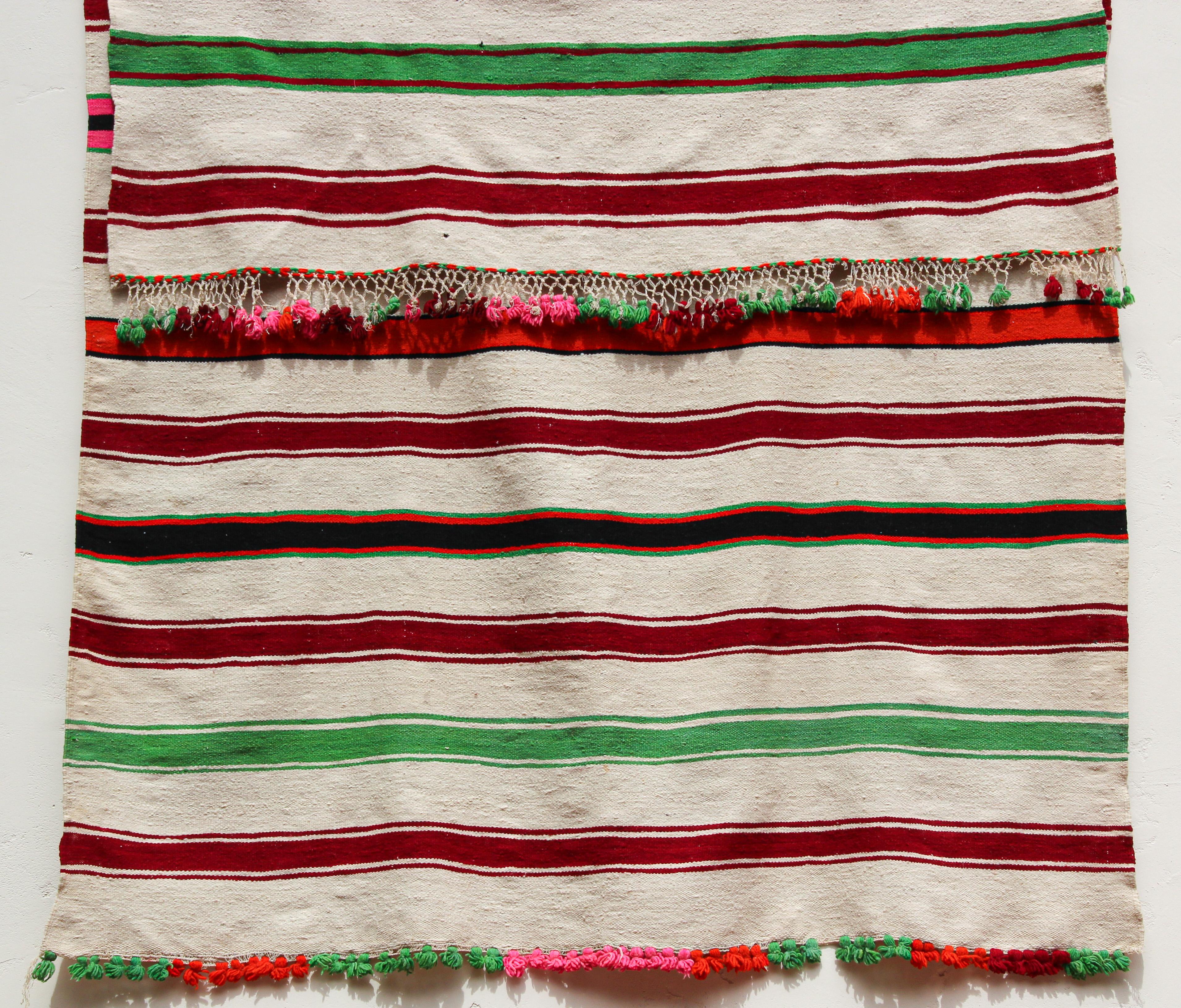 Vintage 1960s Moroccan Flat-Weave Rug, Ethnic Textile Handira For Sale 6