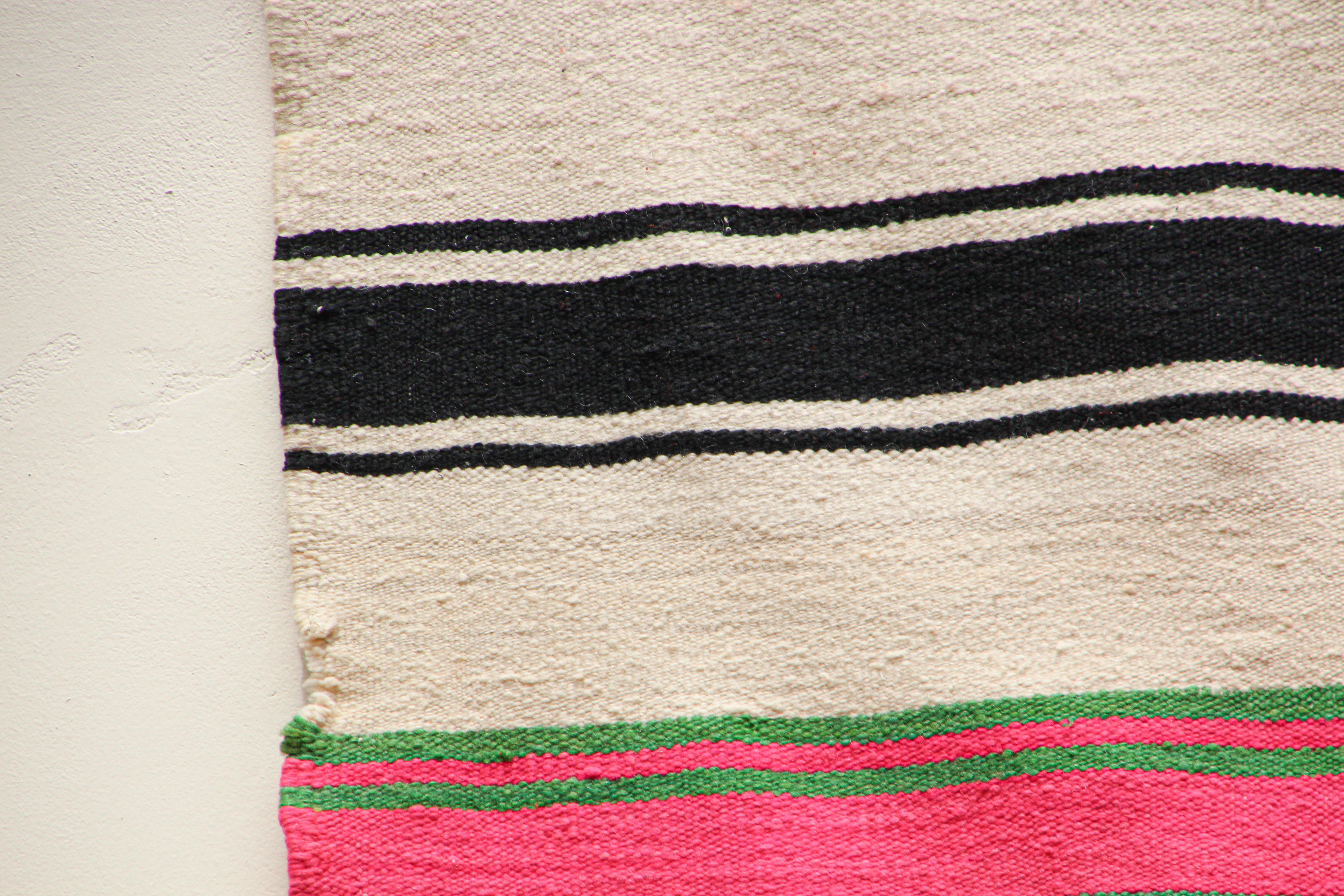 Vintage 1960s Moroccan Flat-Weave Rug, Ethnic Textile Handira For Sale 10