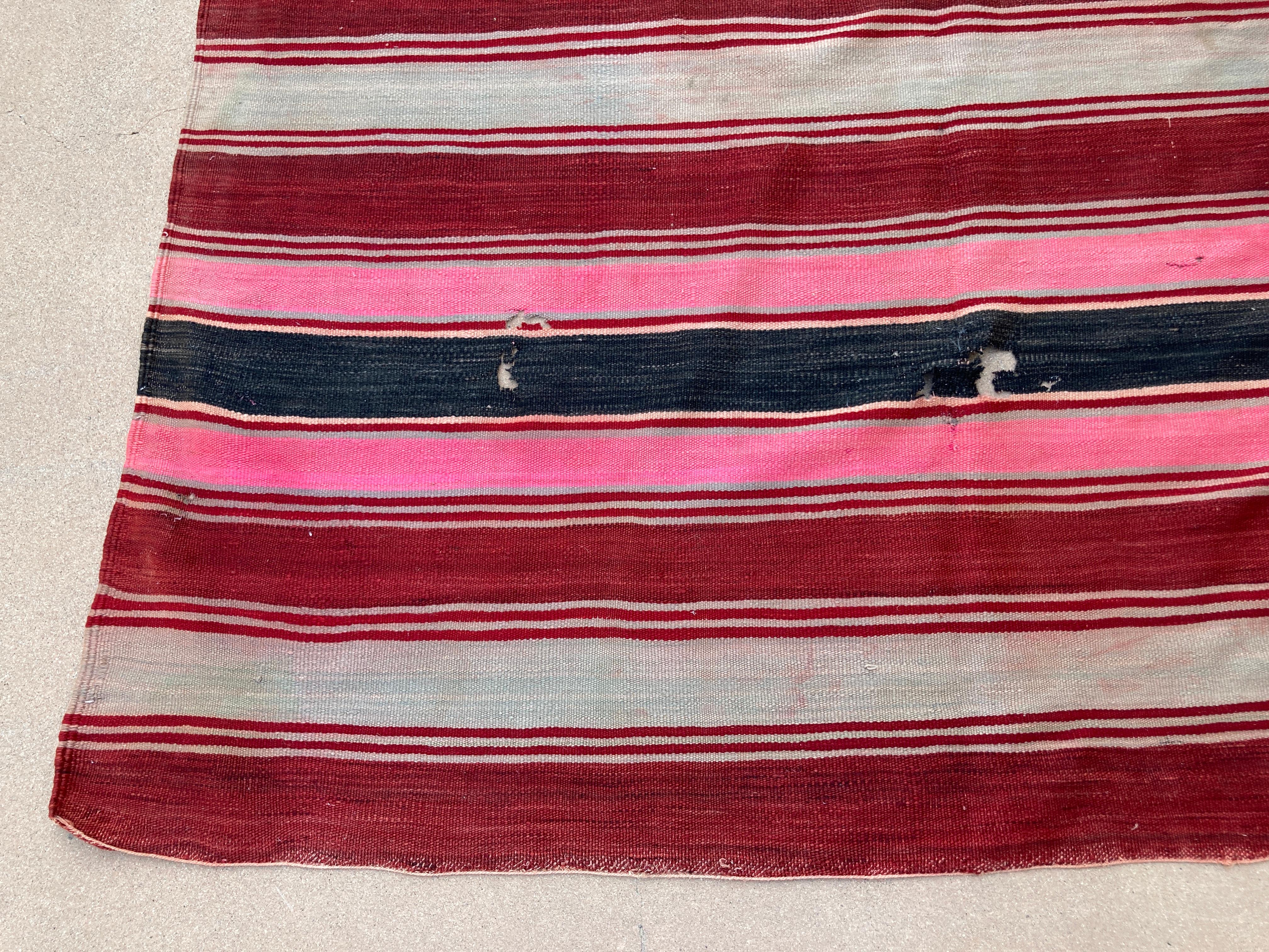 Alfombra Kilim Vintage Marroquí de Rayas de Tejido Plano en venta 6