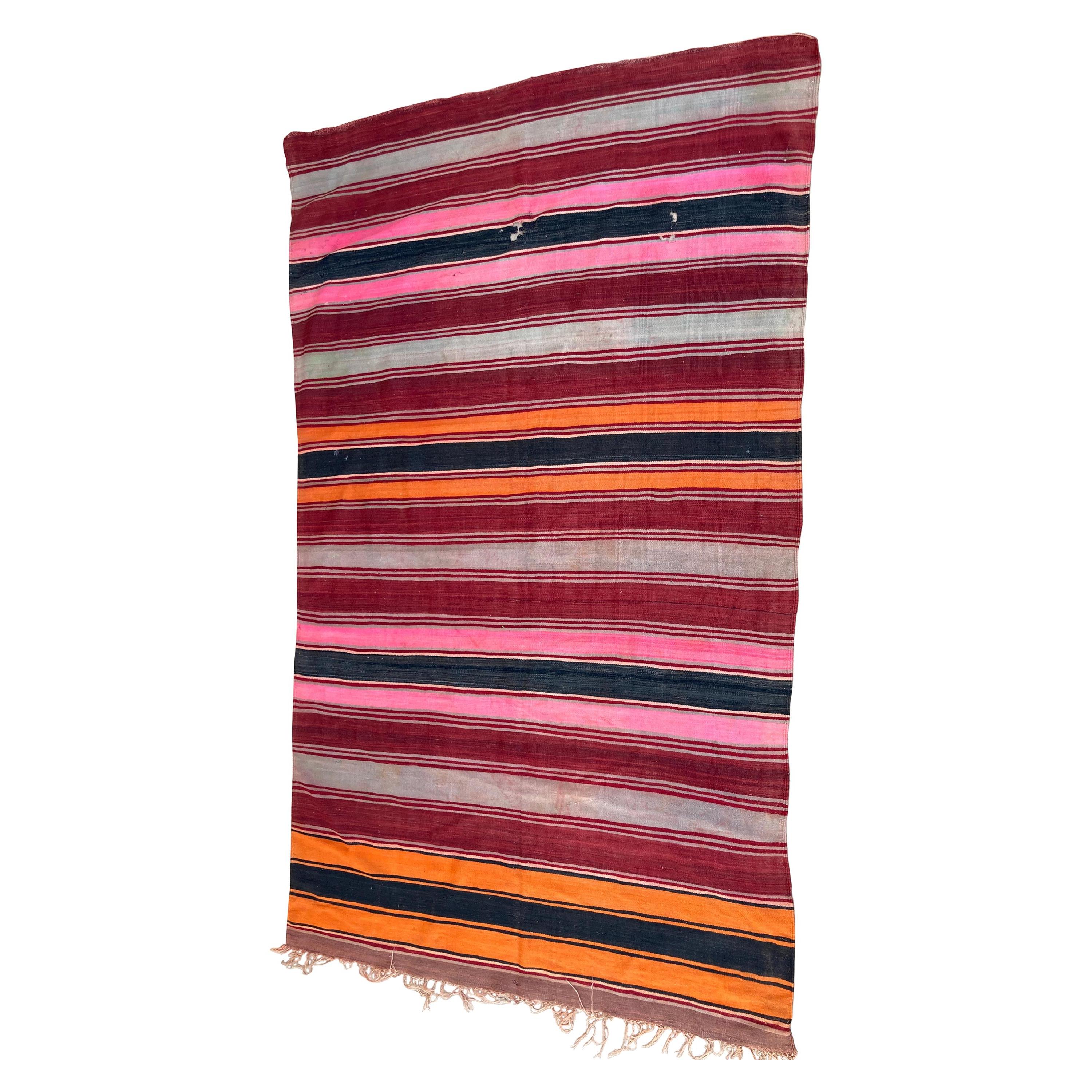 Marokkanischer Flachgewebe-Streifen-Kilim-Teppich im Vintage-Stil