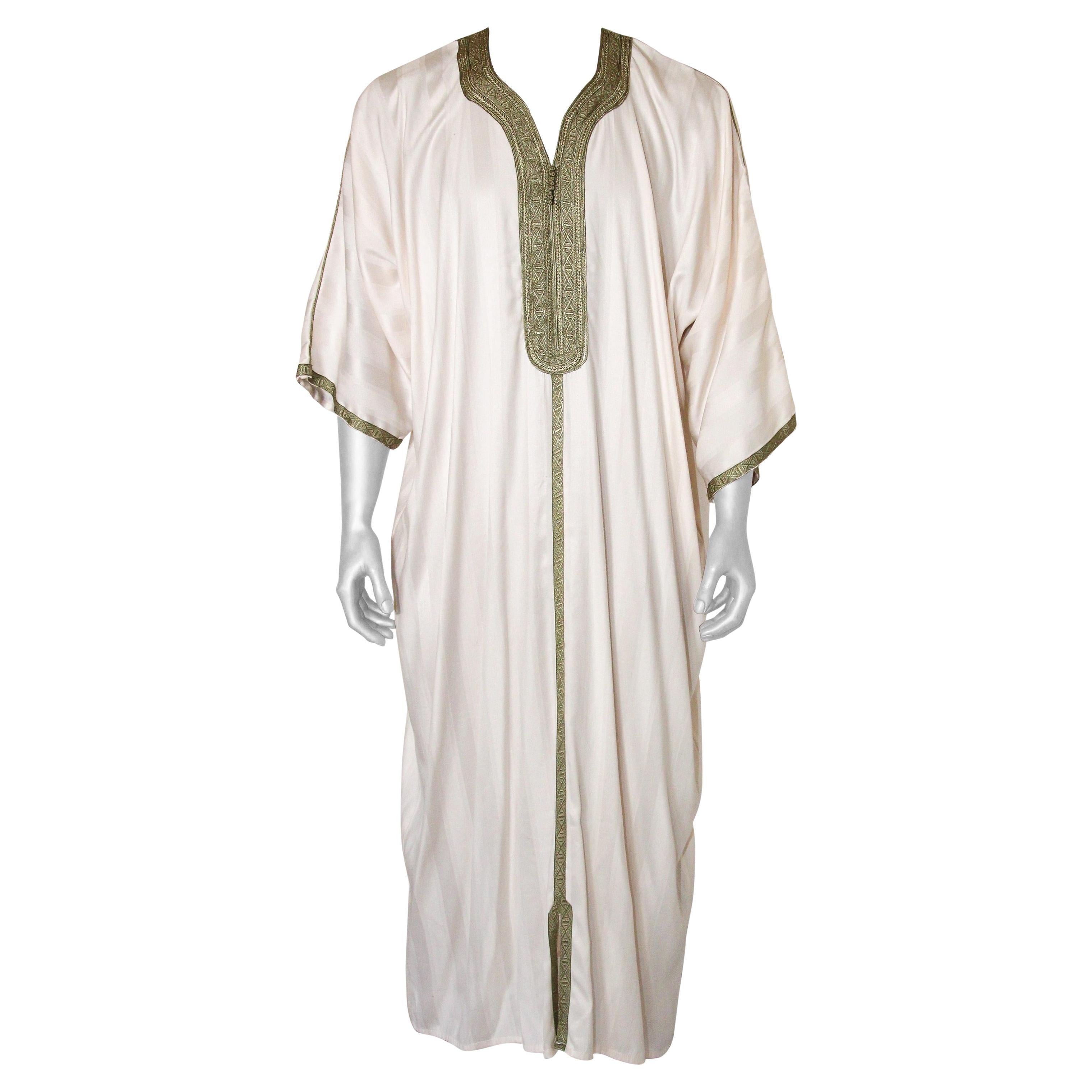 Moroccan Vintage Gentleman Caftan White with Green Trim For Sale