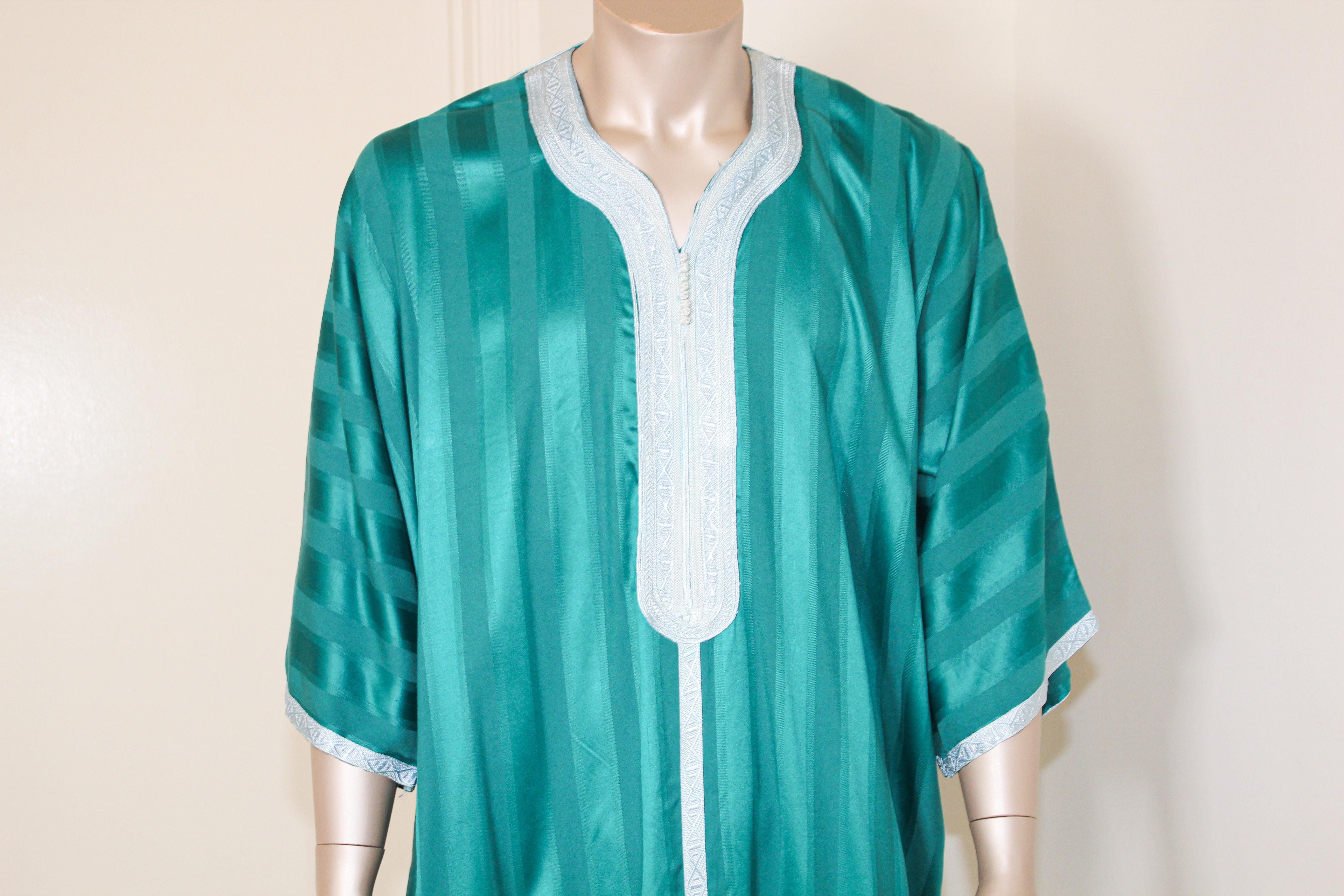 Women's or Men's Moroccan Vintage Gentleman Emerald Green Caftan For Sale