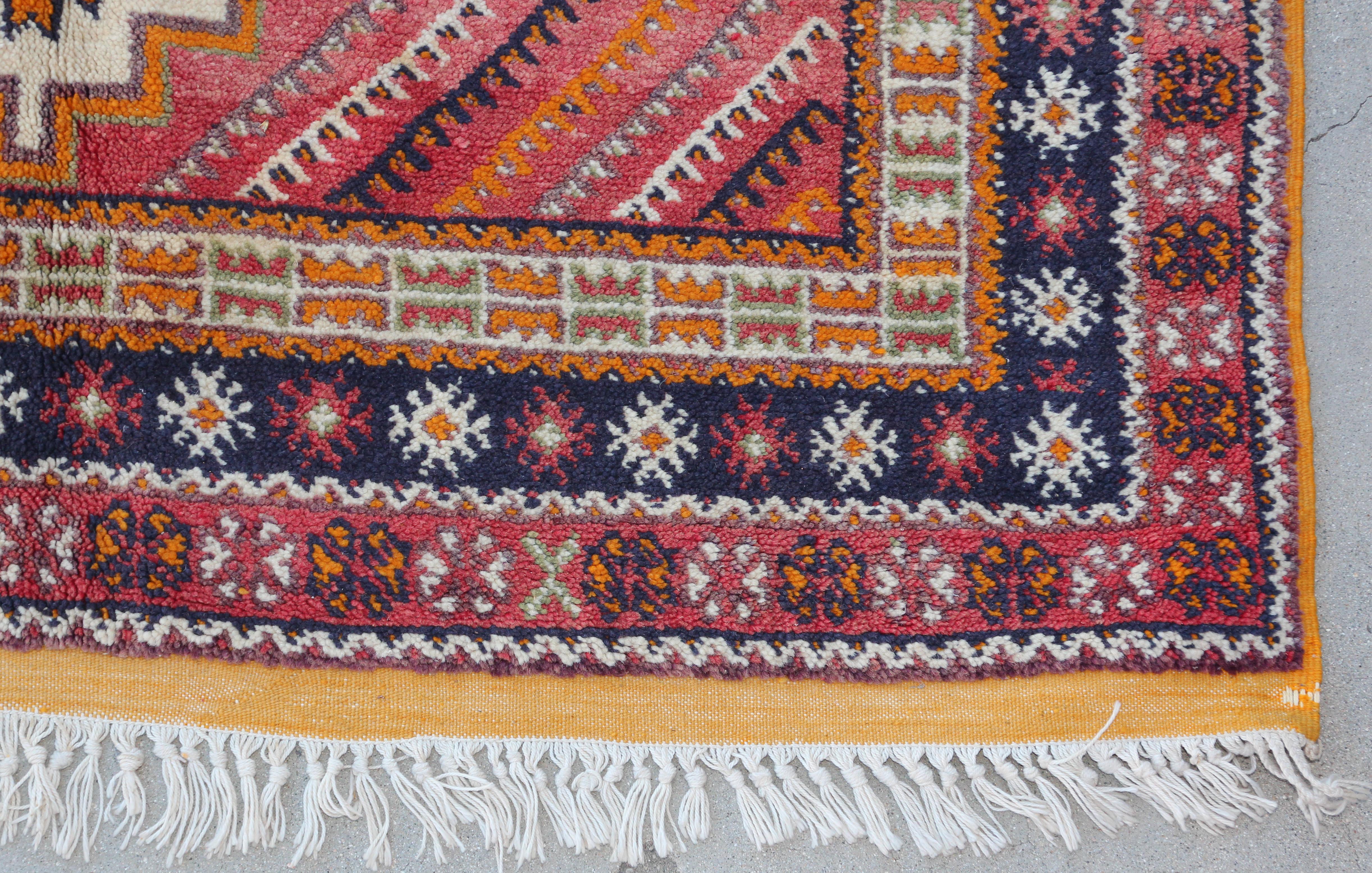 1960er Marokkanischer Vintage Berberteppich im Angebot 4