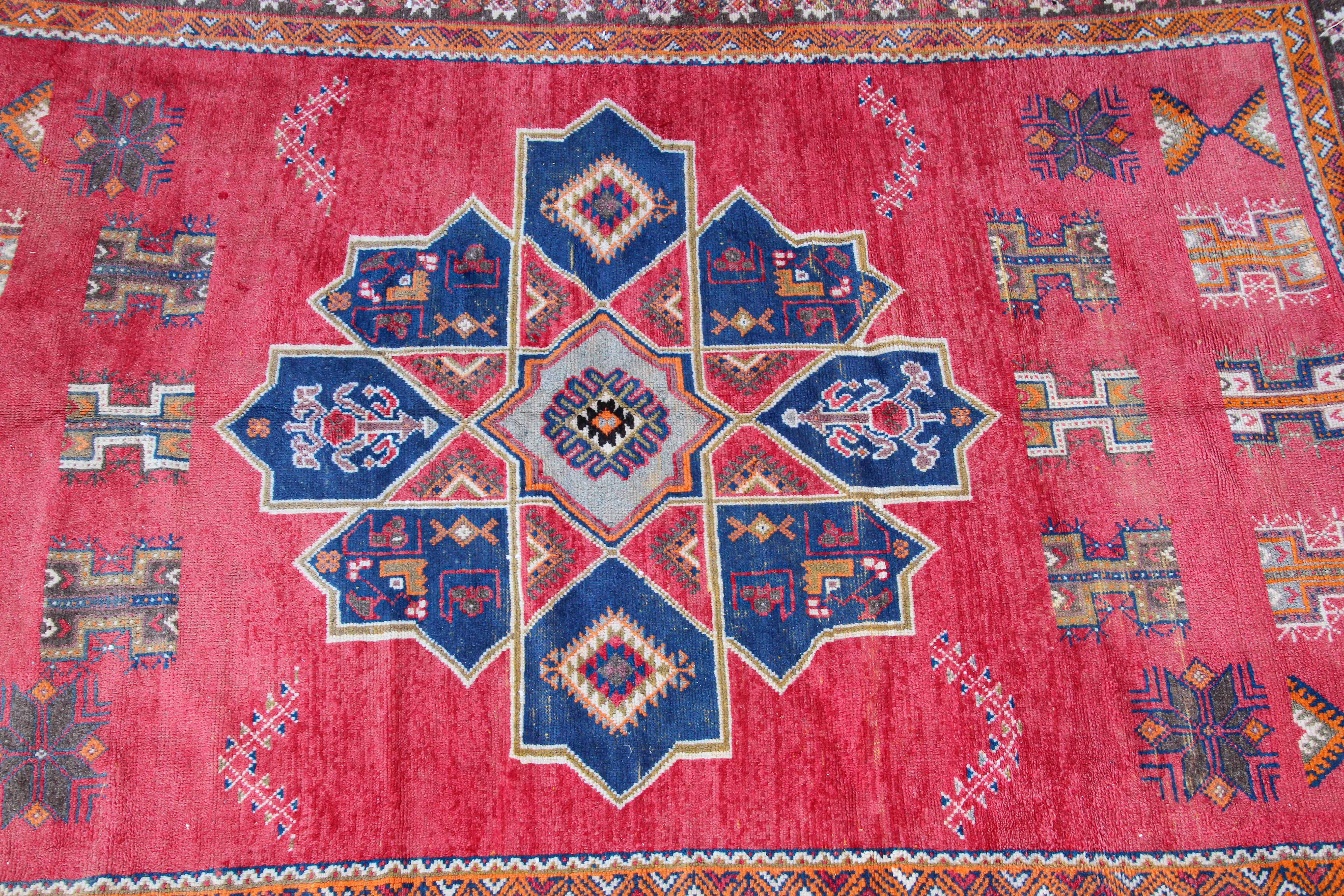 1960er Marokkanischer handgewebter Berberteppich im Vintage-Stil im Angebot 5