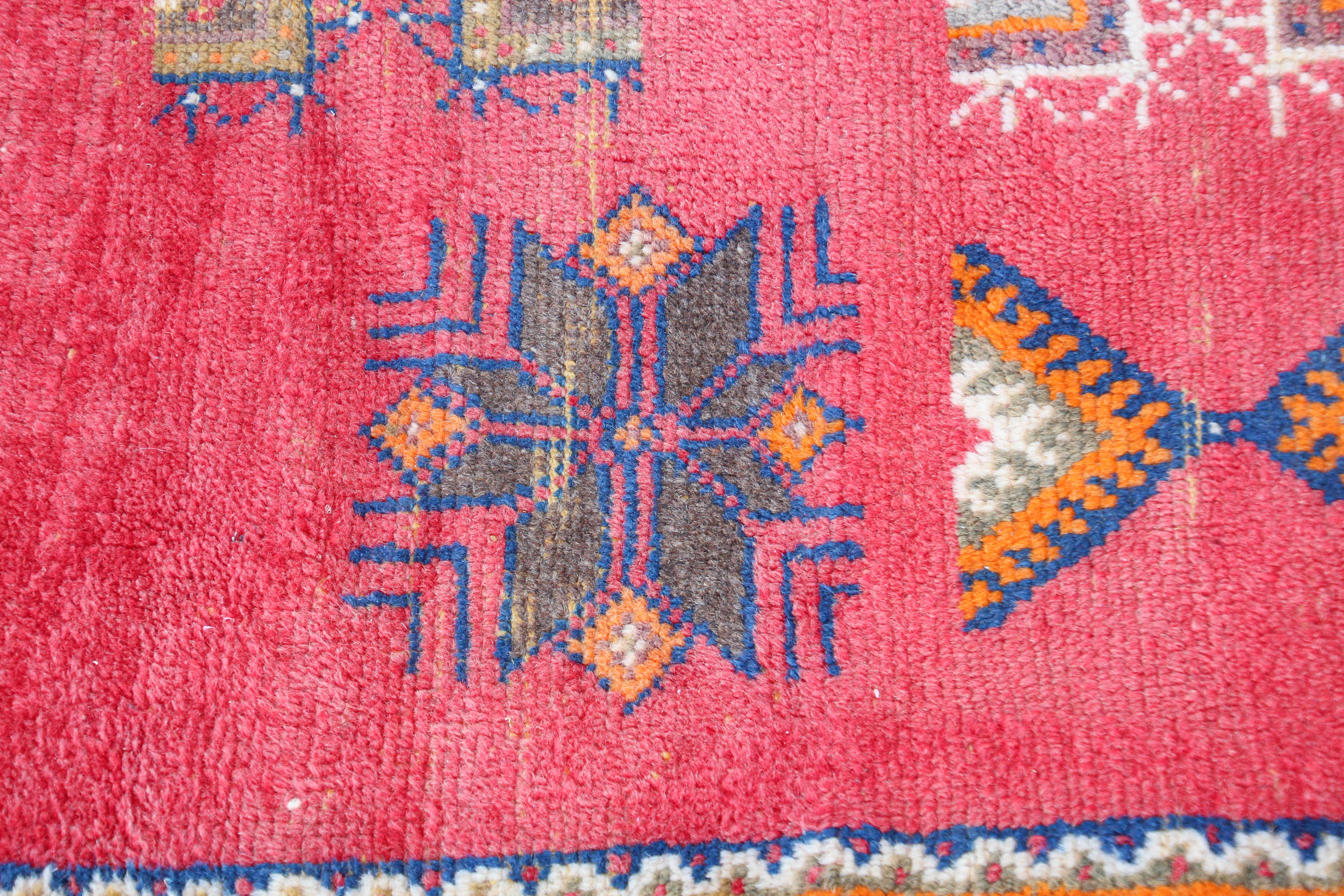 1960s Moroccan Vintage Hand-Woven Berber Rug For Sale 8