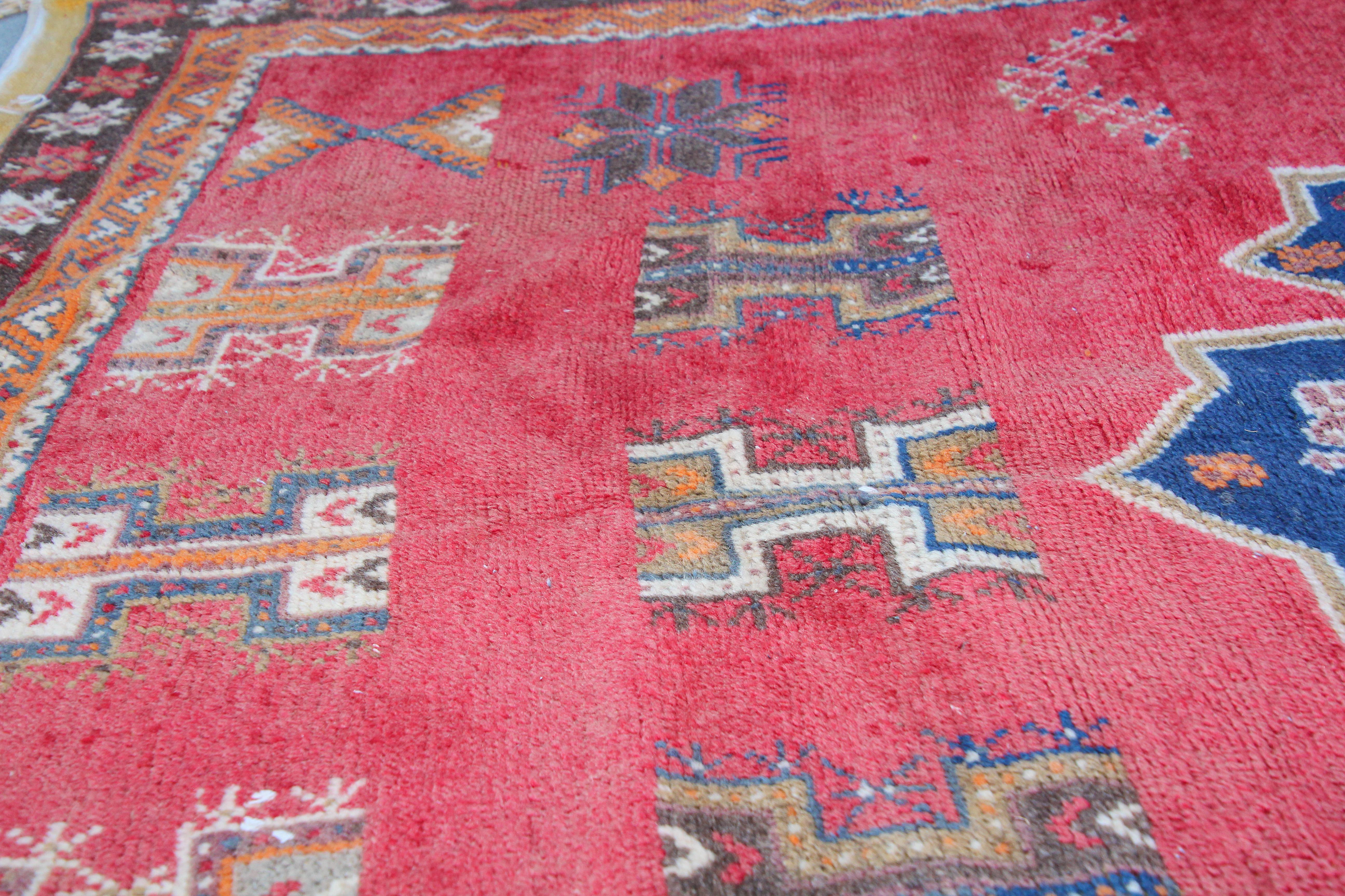 1960s Moroccan Vintage Hand-Woven Berber Rug For Sale 10