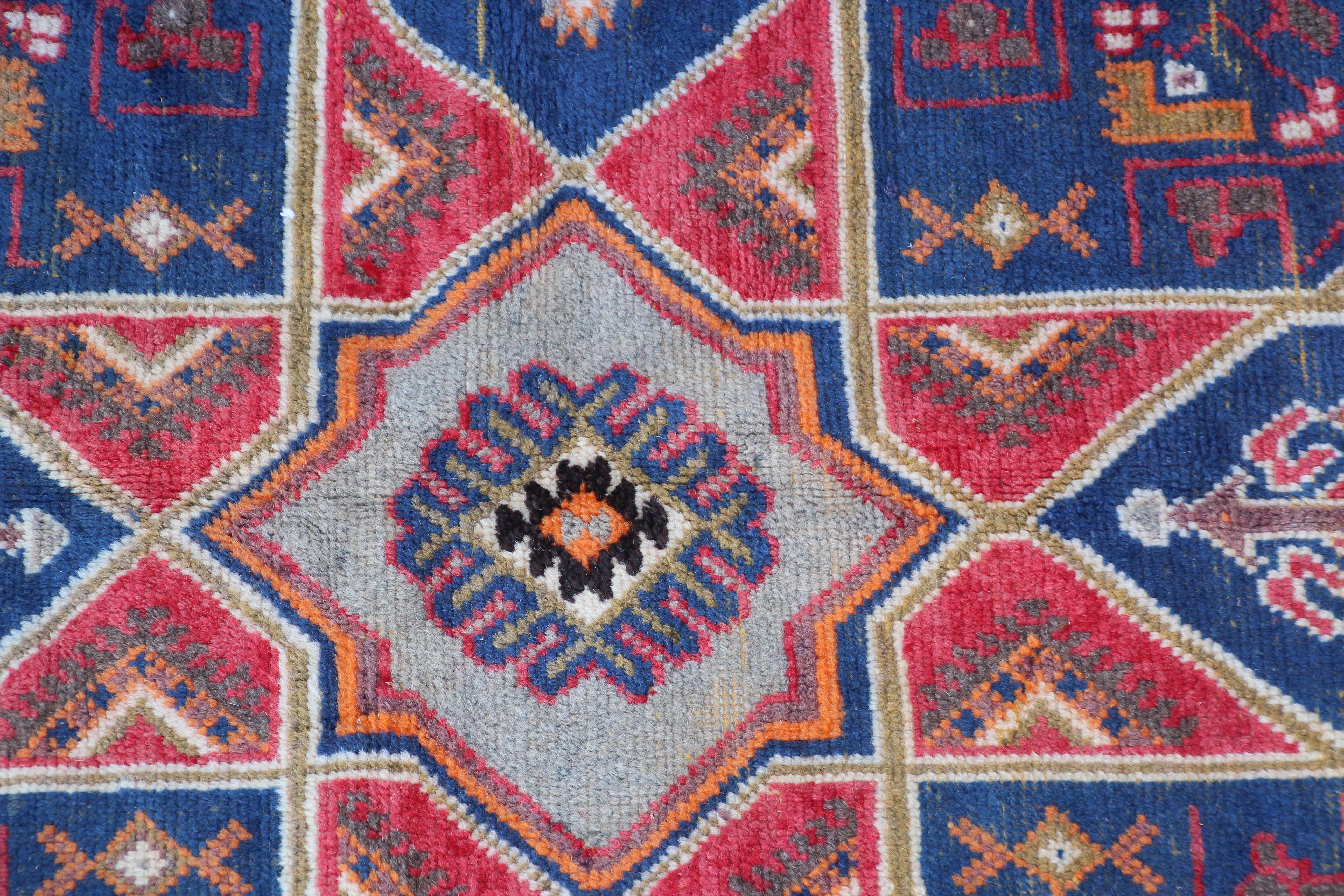 1960s Moroccan Vintage Hand-Woven Berber Rug For Sale 13