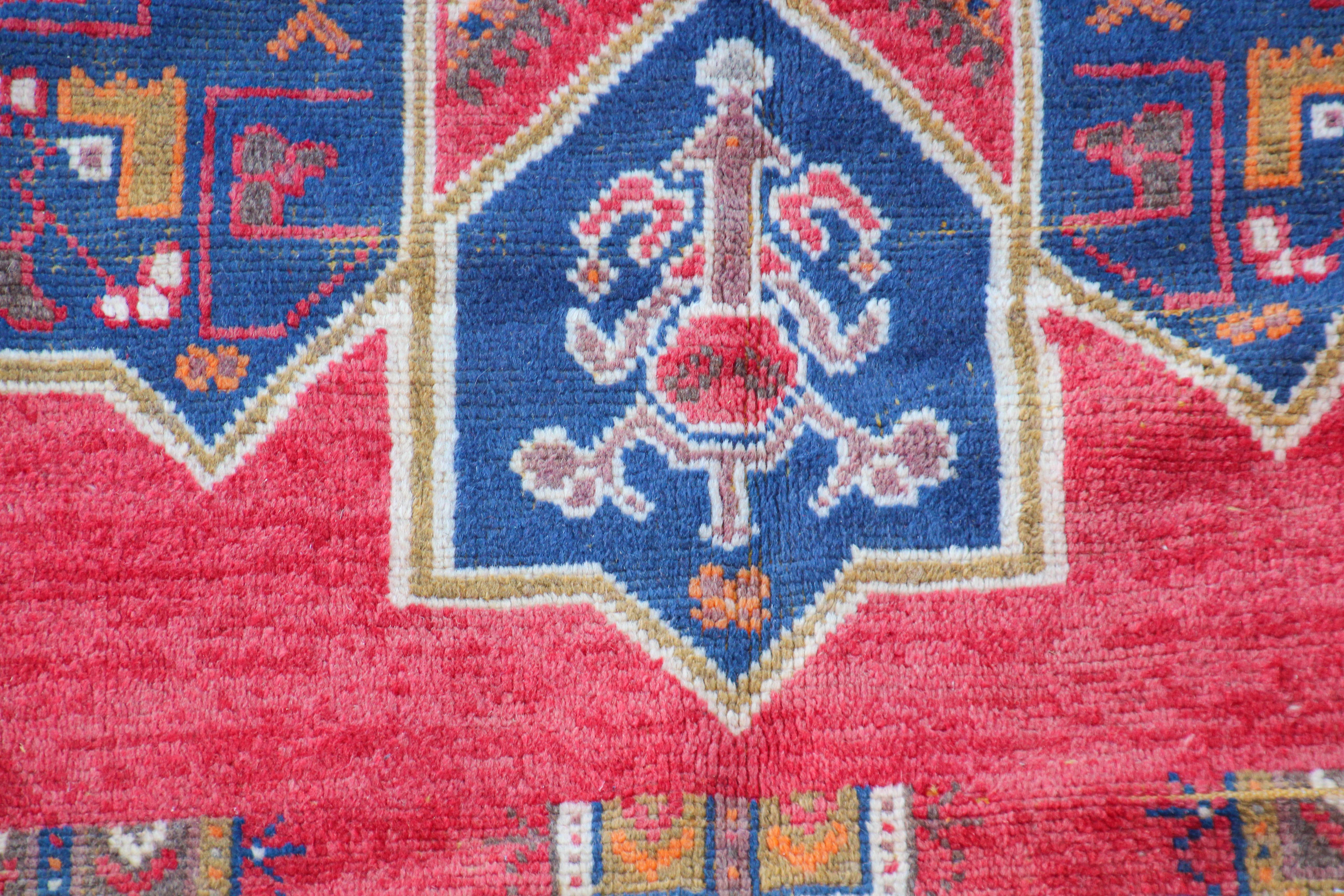 1960er Marokkanischer handgewebter Berberteppich im Vintage-Stil (20. Jahrhundert) im Angebot