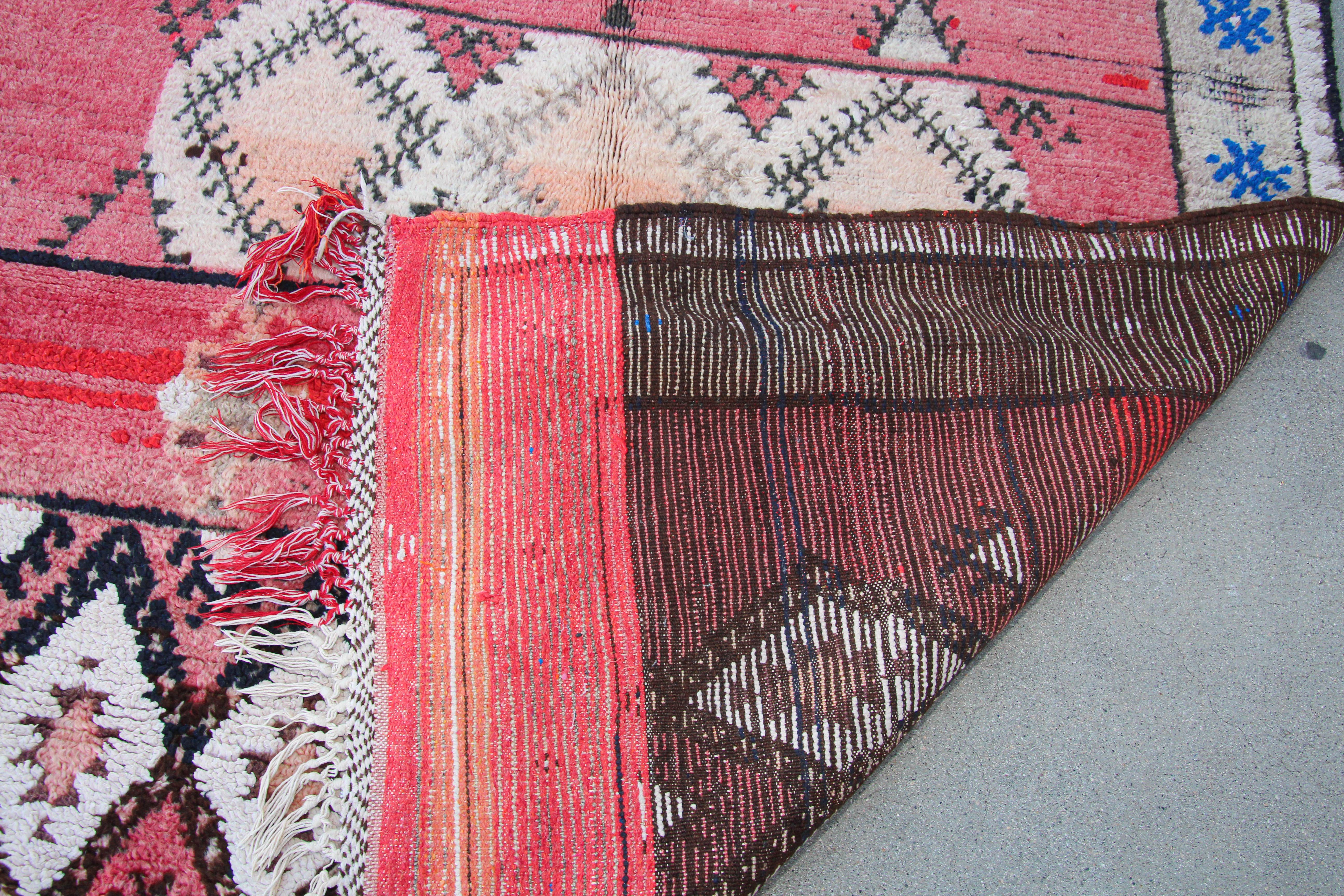 Moroccan Vintage Hand-Woven Boujad Berber Rug, circa 1960 For Sale 8