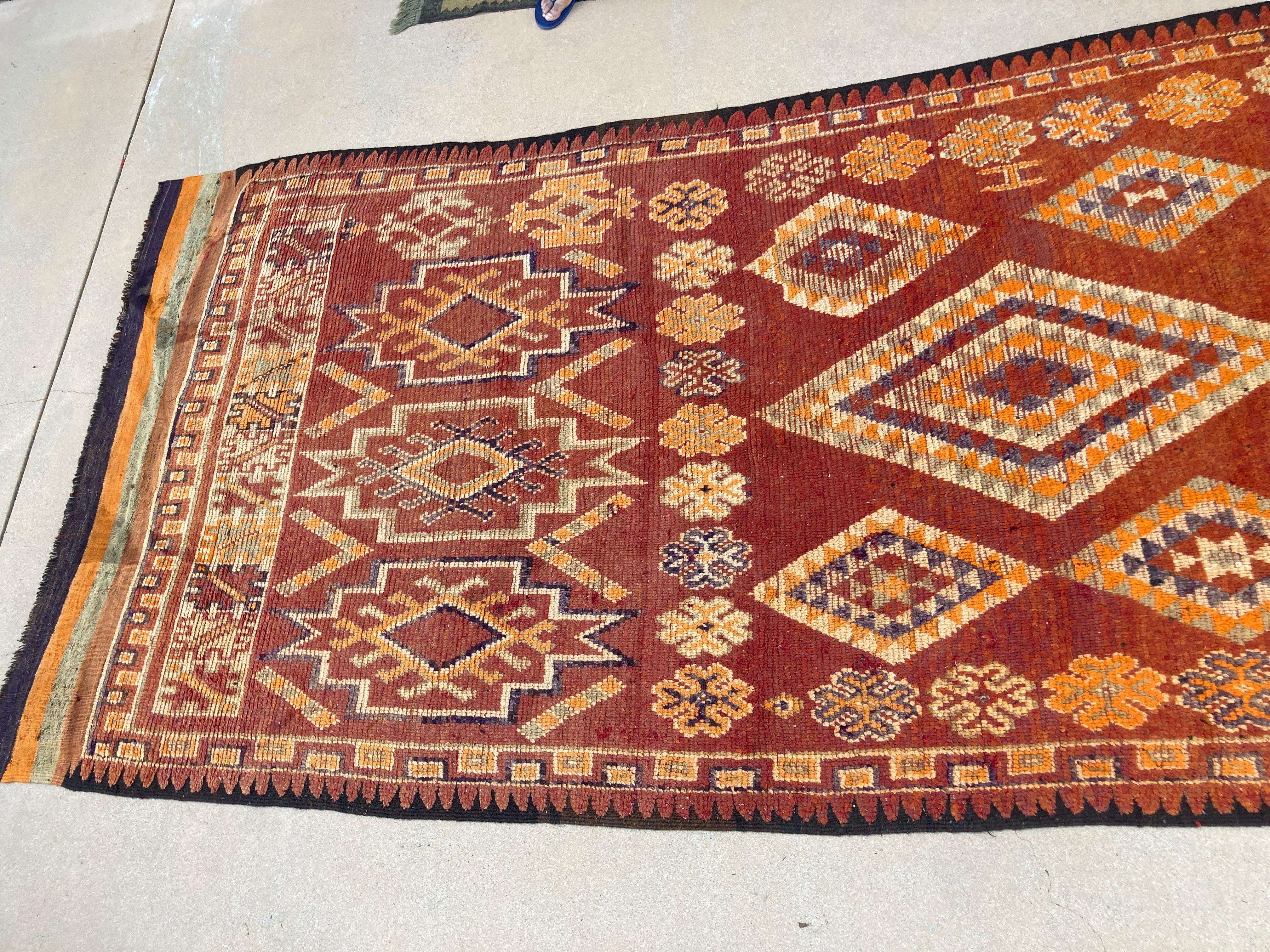 1960s Moroccan Vintage Hand-woven Boujad Tribal Area Rug For Sale 4