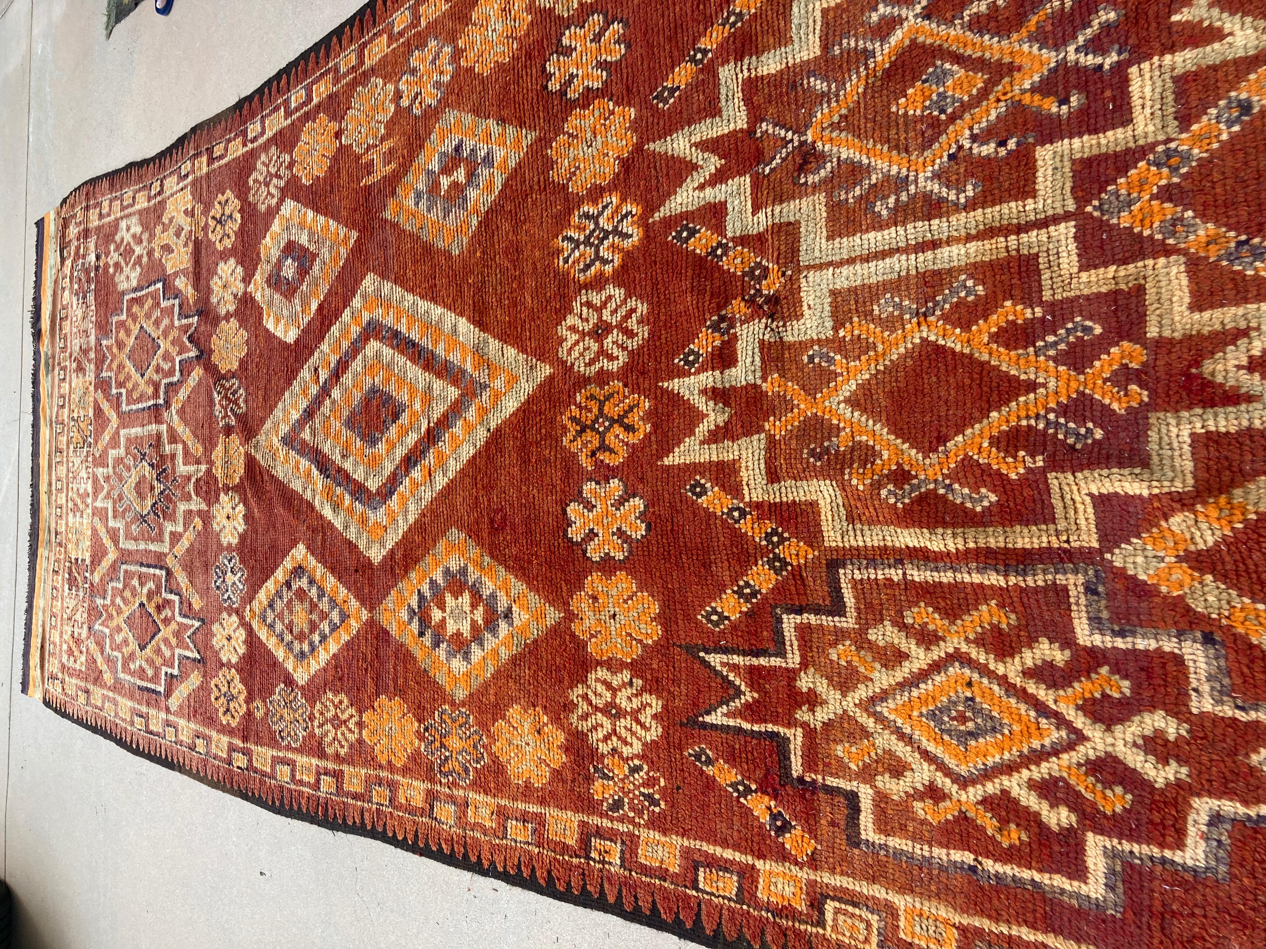 1960s Moroccan Vintage Hand-woven Boujad Tribal Area Rug For Sale 5