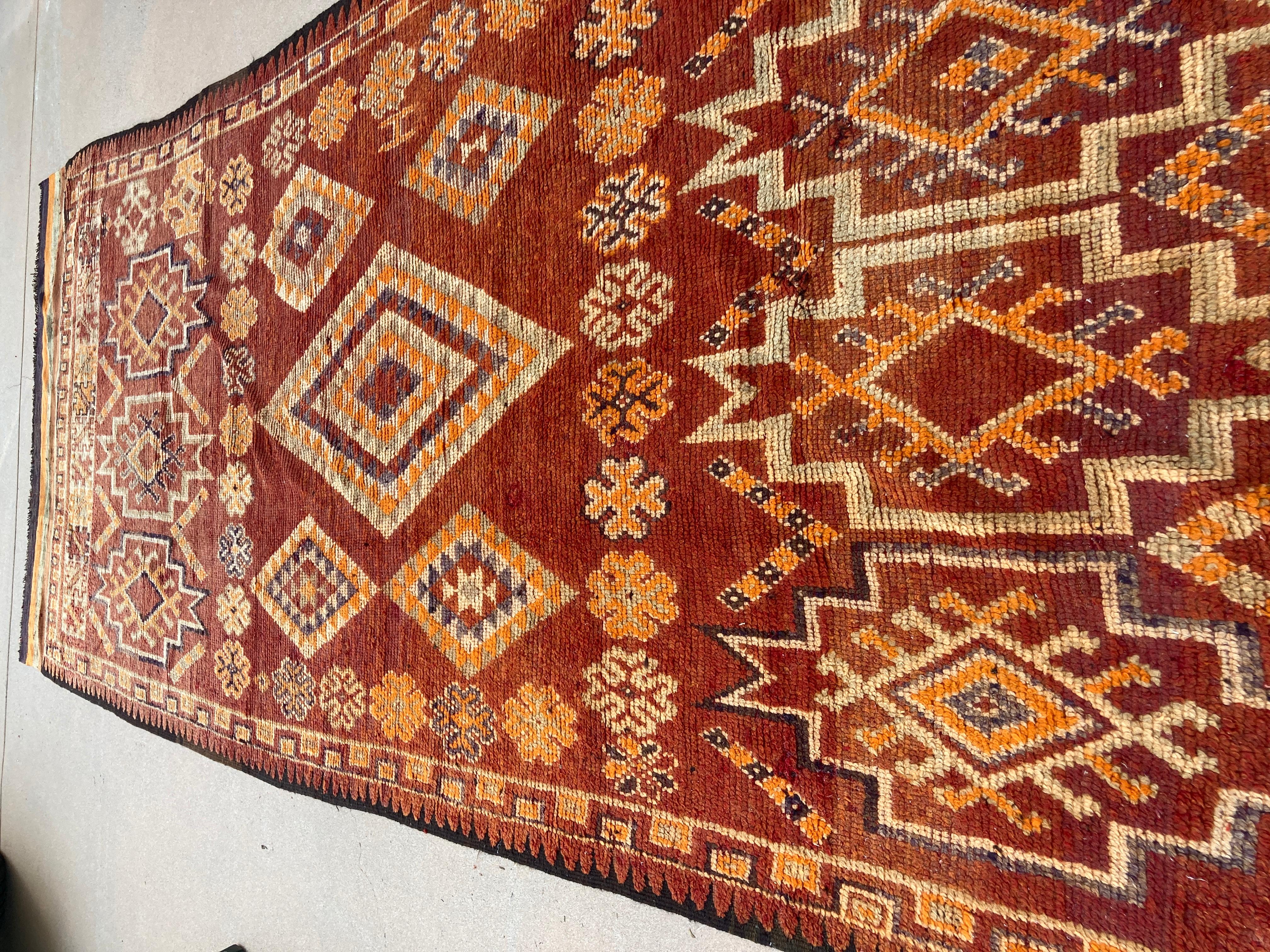 1960s Moroccan Vintage Hand-woven Boujad Tribal Area Rug For Sale 6
