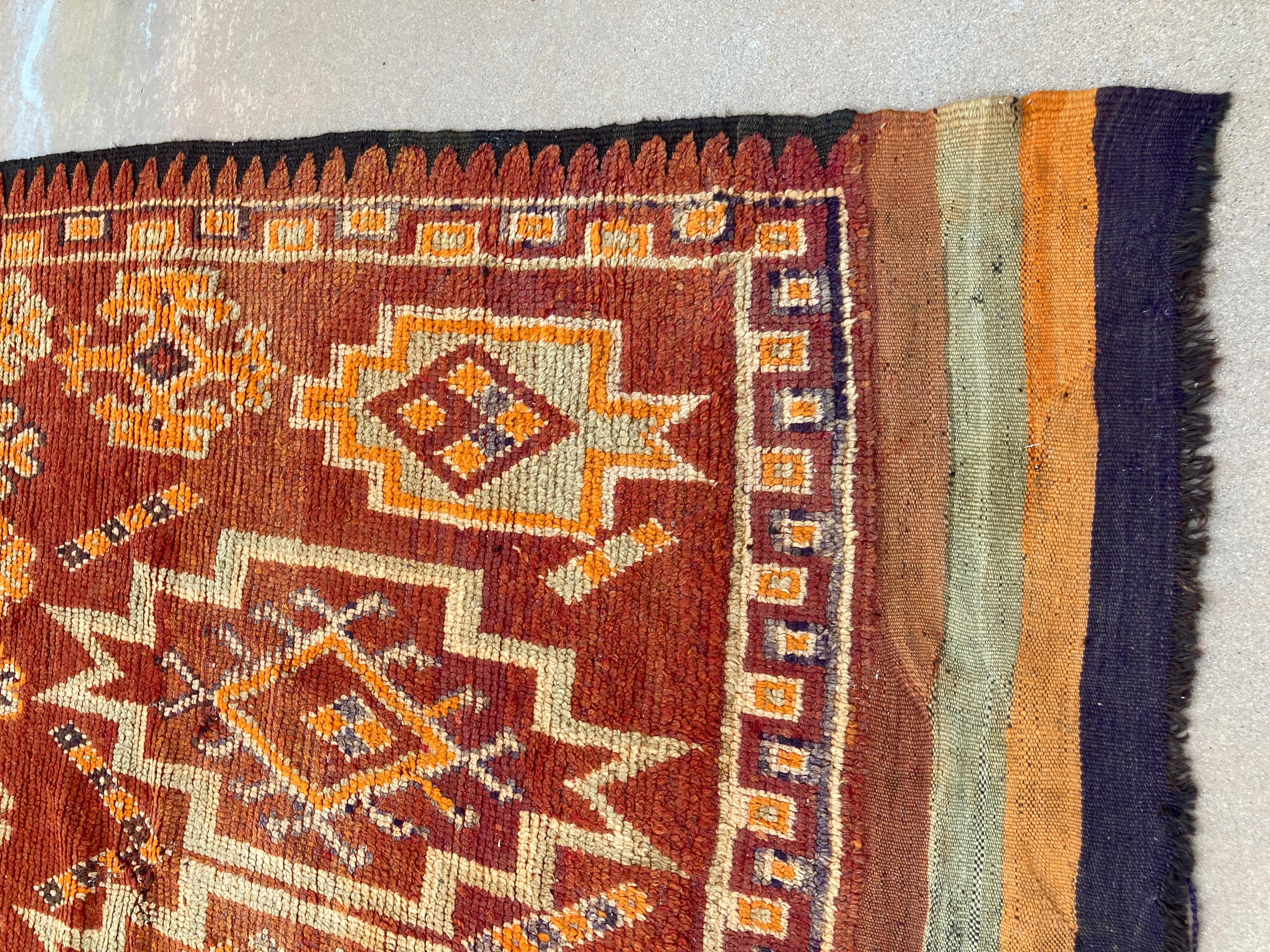 1960s Moroccan Vintage Hand-woven Boujad Tribal Area Rug For Sale 9
