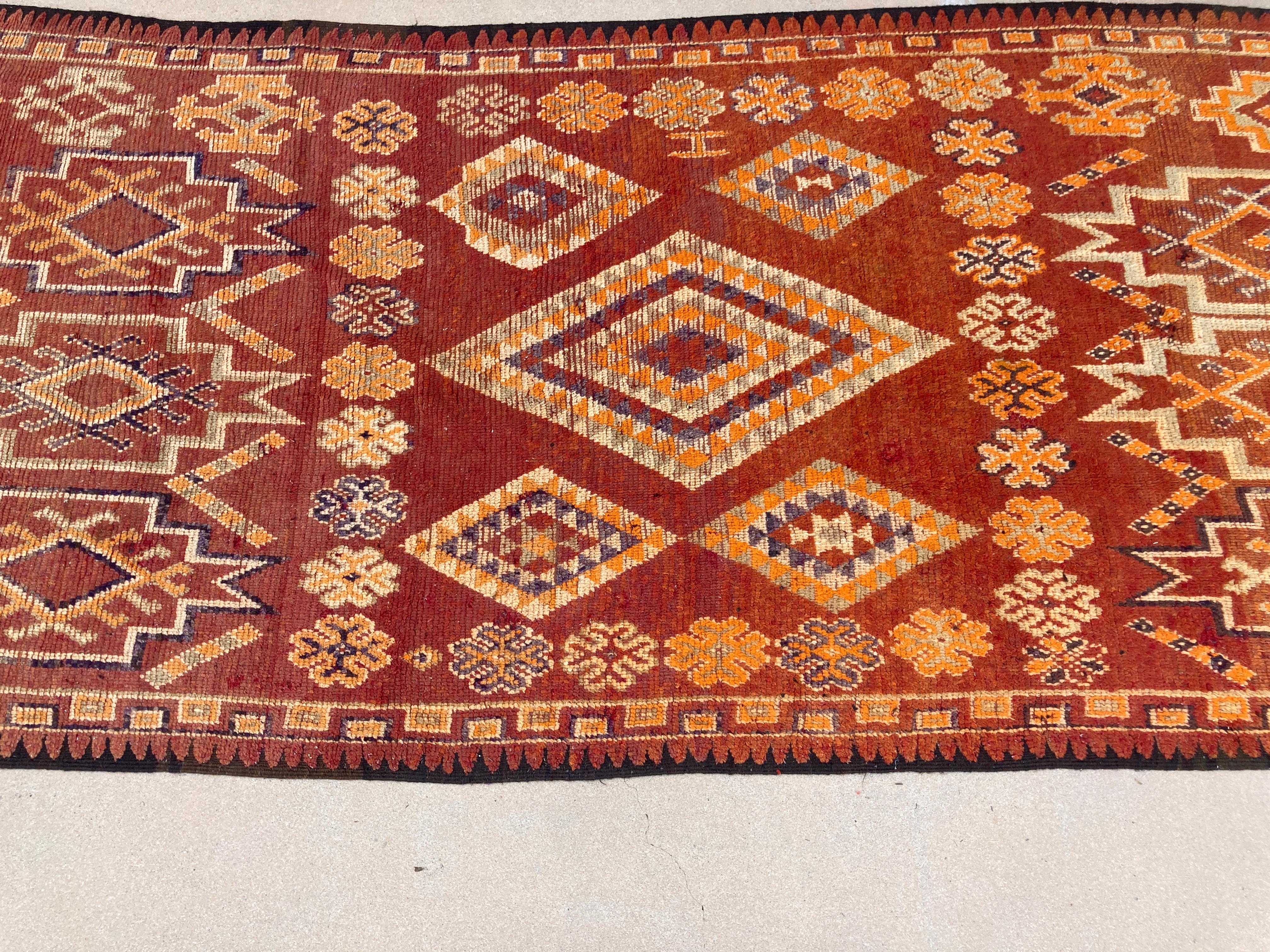 20th Century 1960s Moroccan Vintage Hand-woven Boujad Tribal Area Rug For Sale