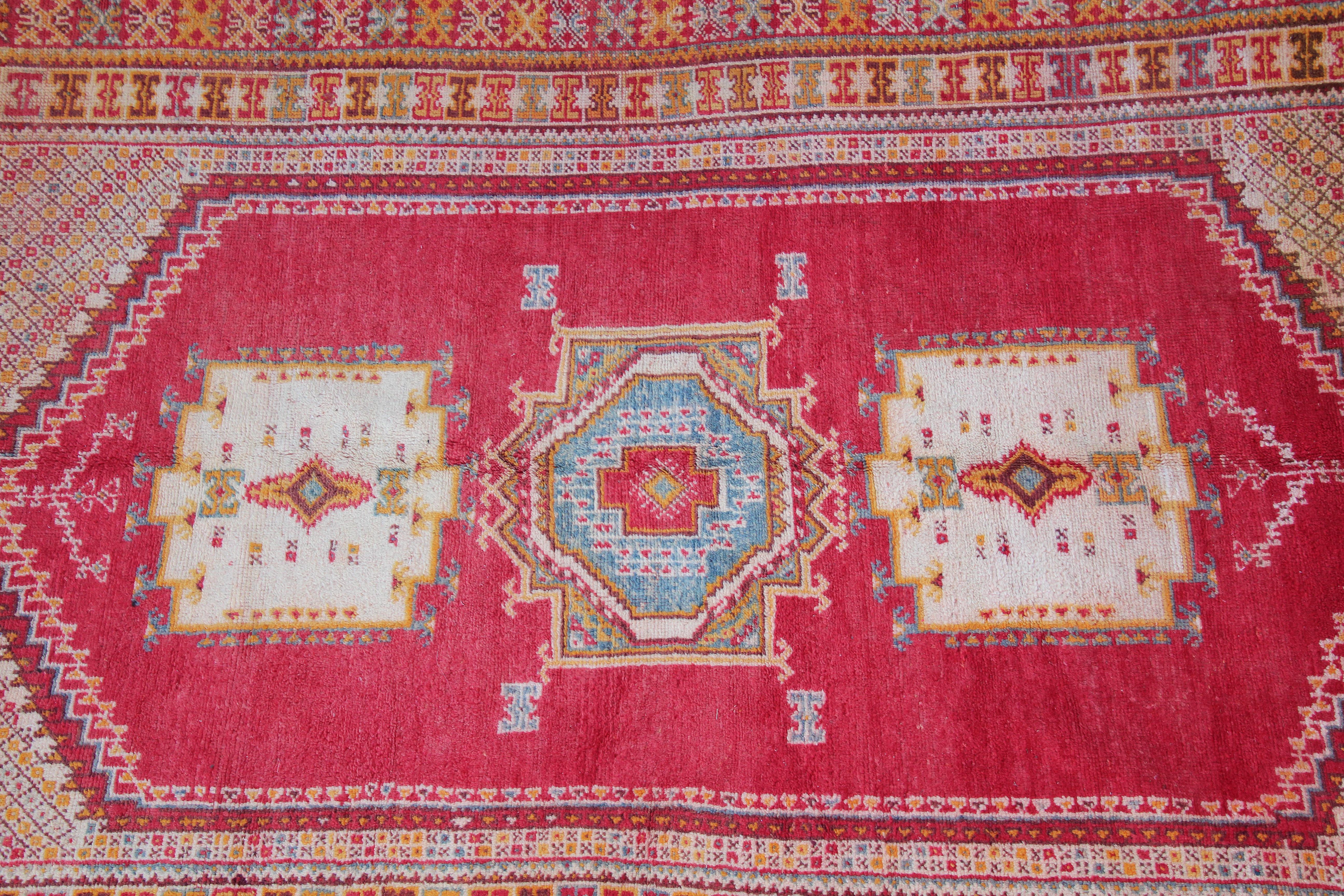 1960s Moroccan Vintage Hand-Woven Berber Rug For Sale 2
