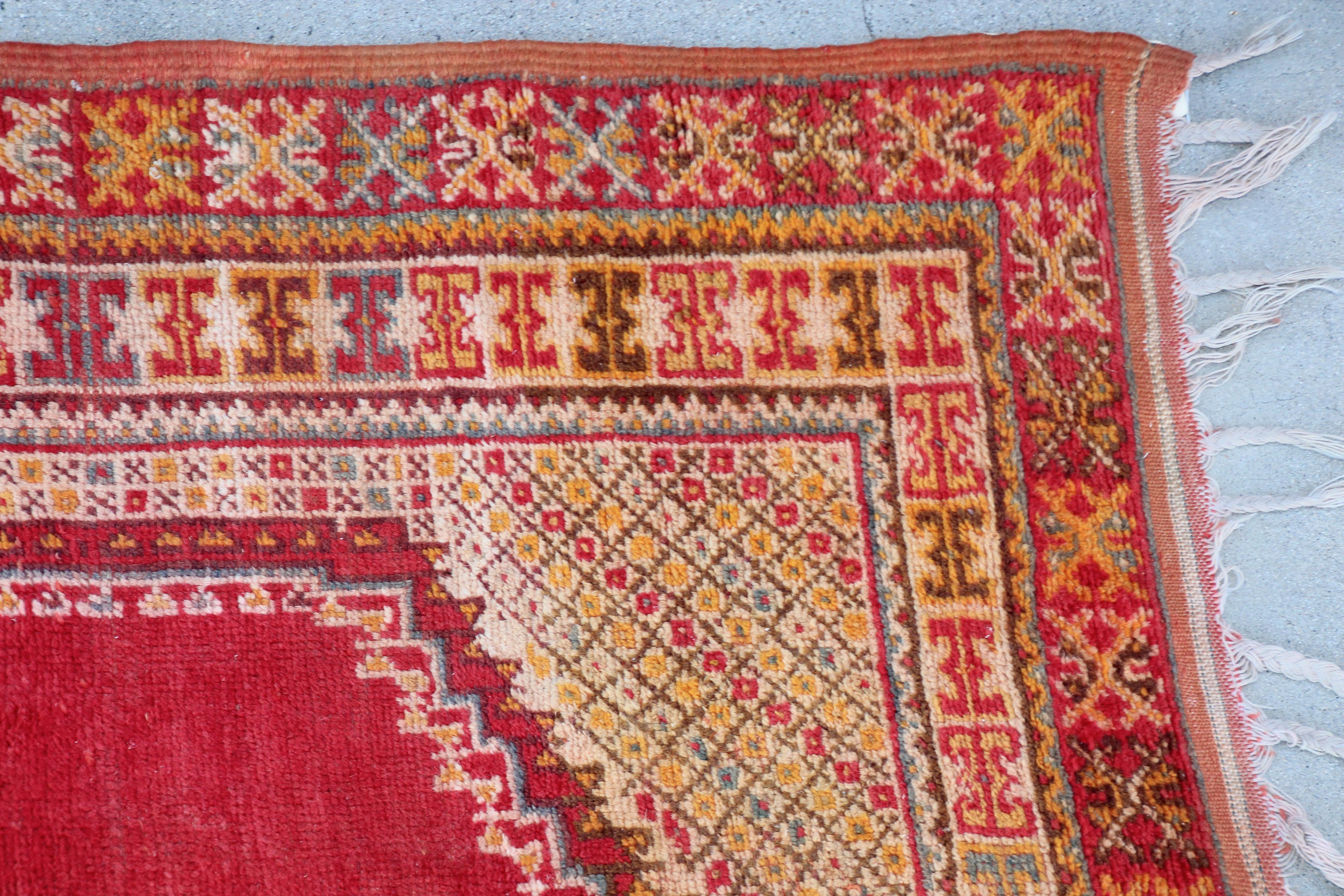 1960s Moroccan Vintage Hand-Woven Berber Rug For Sale 7