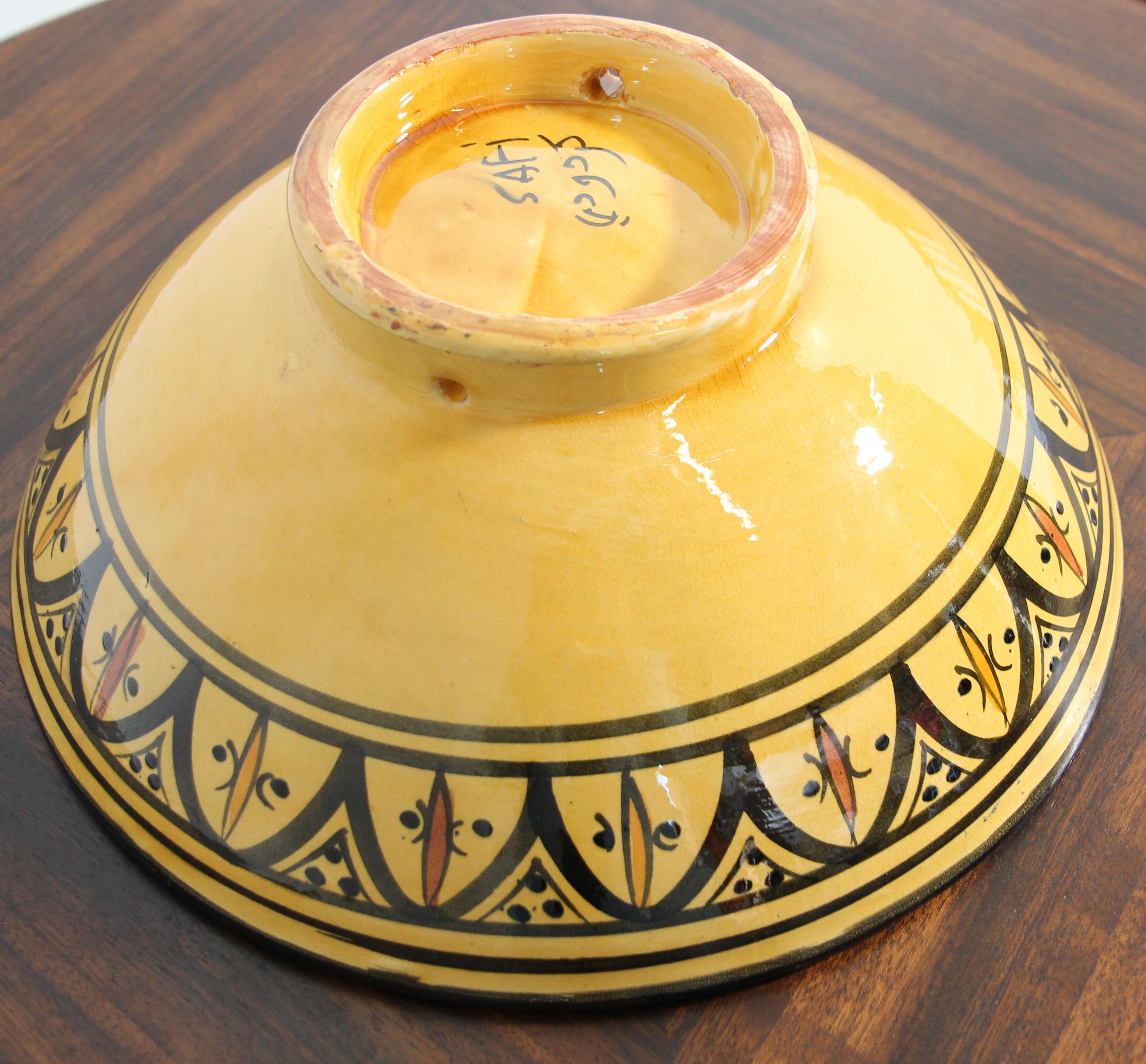 Bol jaune marocain vintage en céramique fabriqué à la main 7