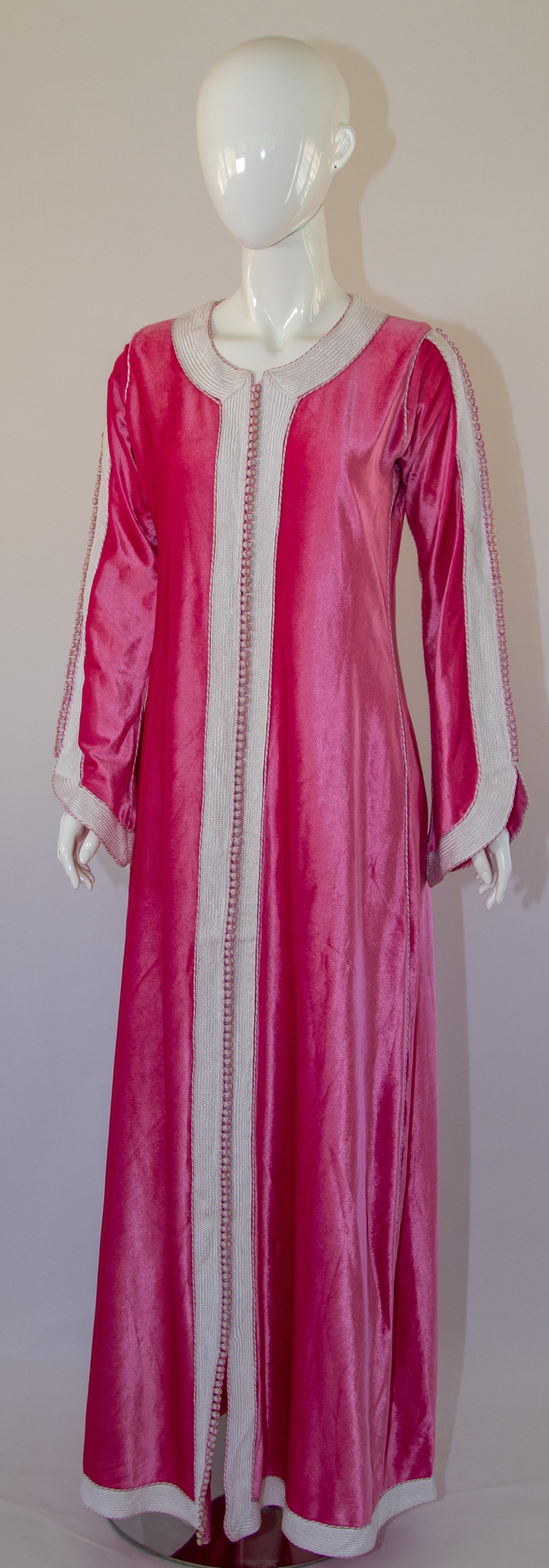 Pink Moroccan Vintage Kaftan Fuchsia Velvet Bohemian Caftan 1970 For Sale