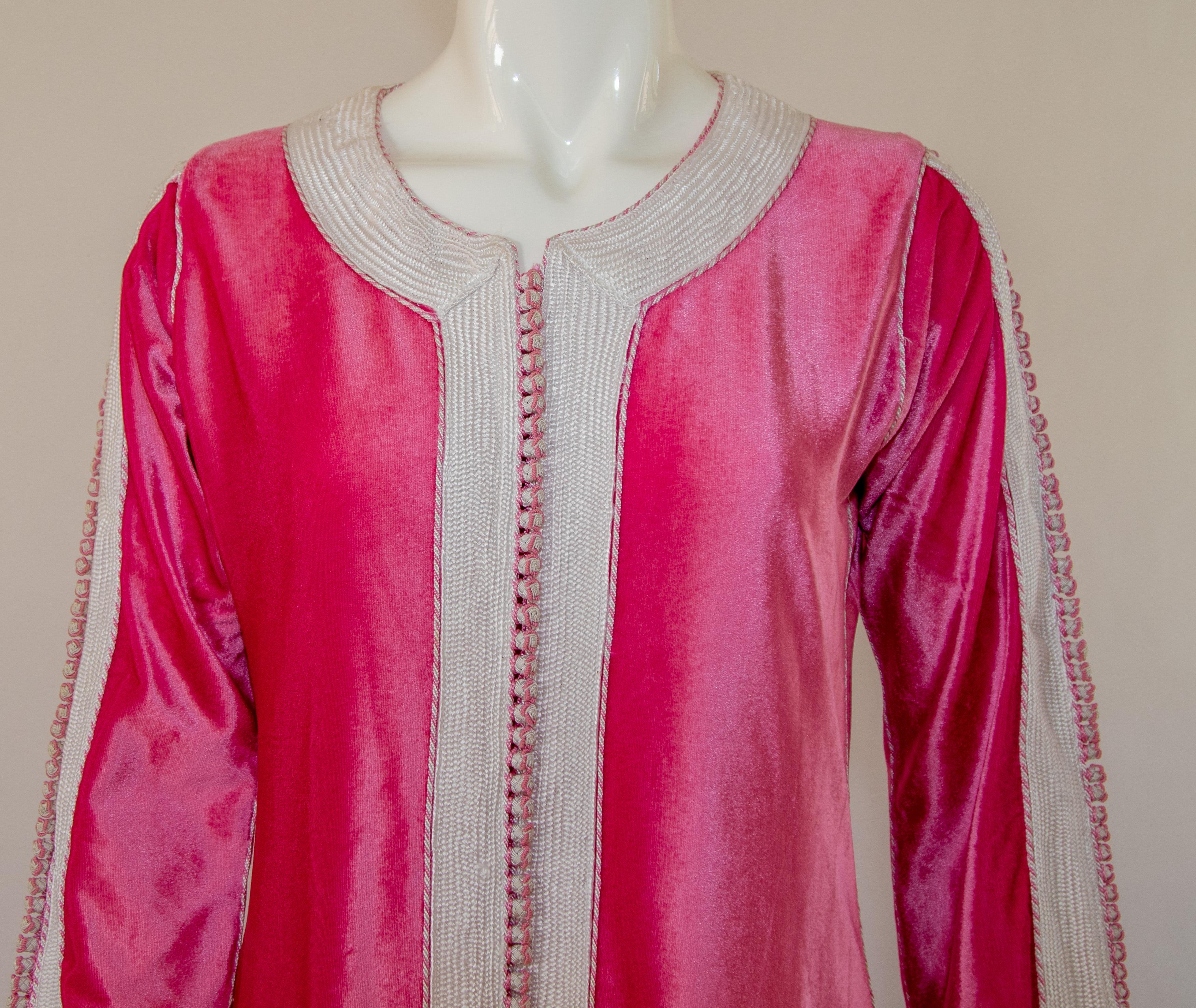 Moroccan Vintage Kaftan Fuchsia Velvet Bohemian Caftan 1970 In Good Condition For Sale In North Hollywood, CA