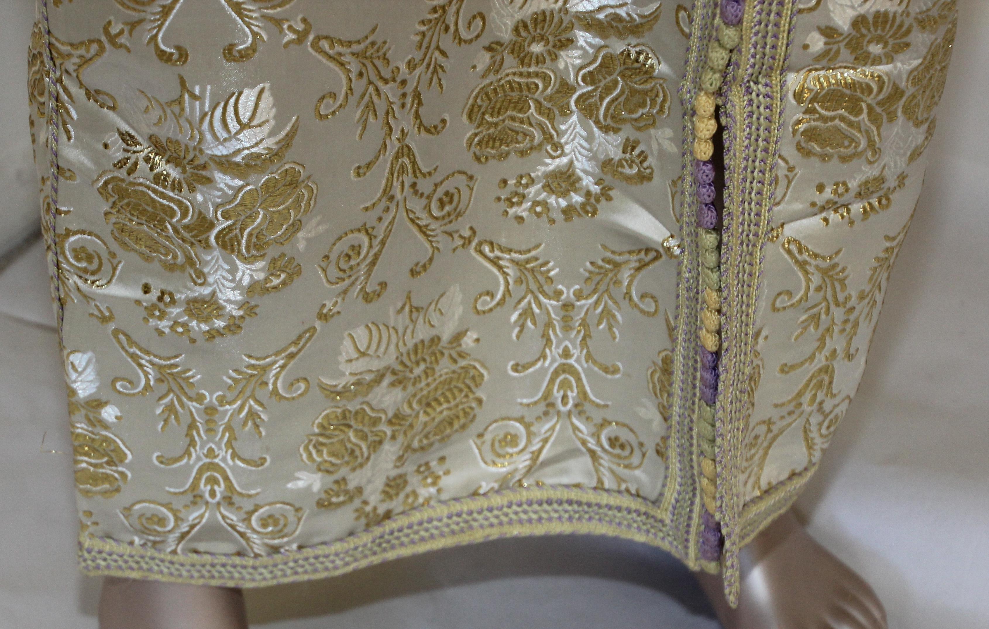Caftan caftan marocain vintage en damas et or pour homme, vers 1970 en vente 6