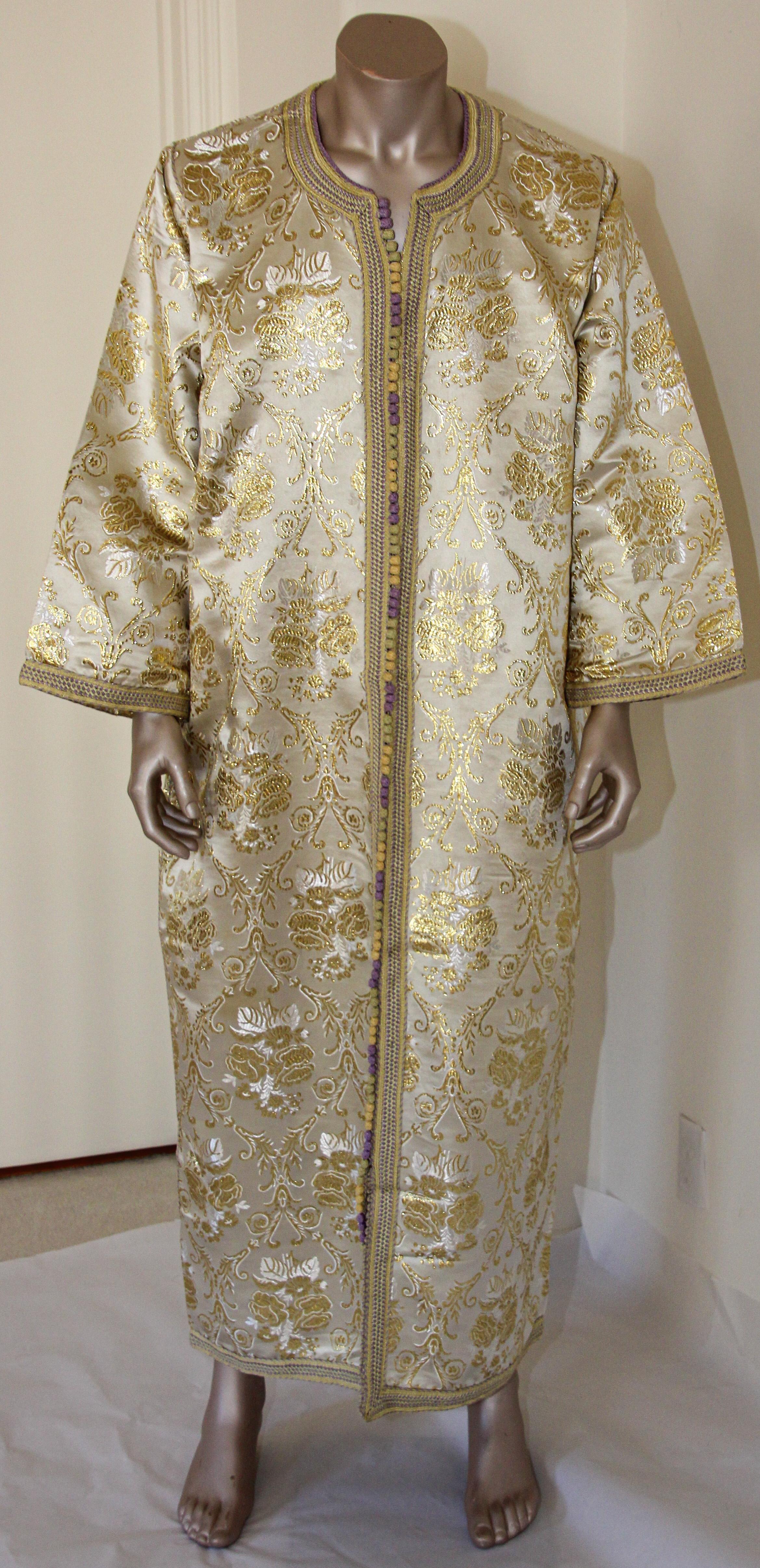 Marokkanischer Vintage-Kaftan für Herren aus Damast und Gold, um 1970 im Angebot 12