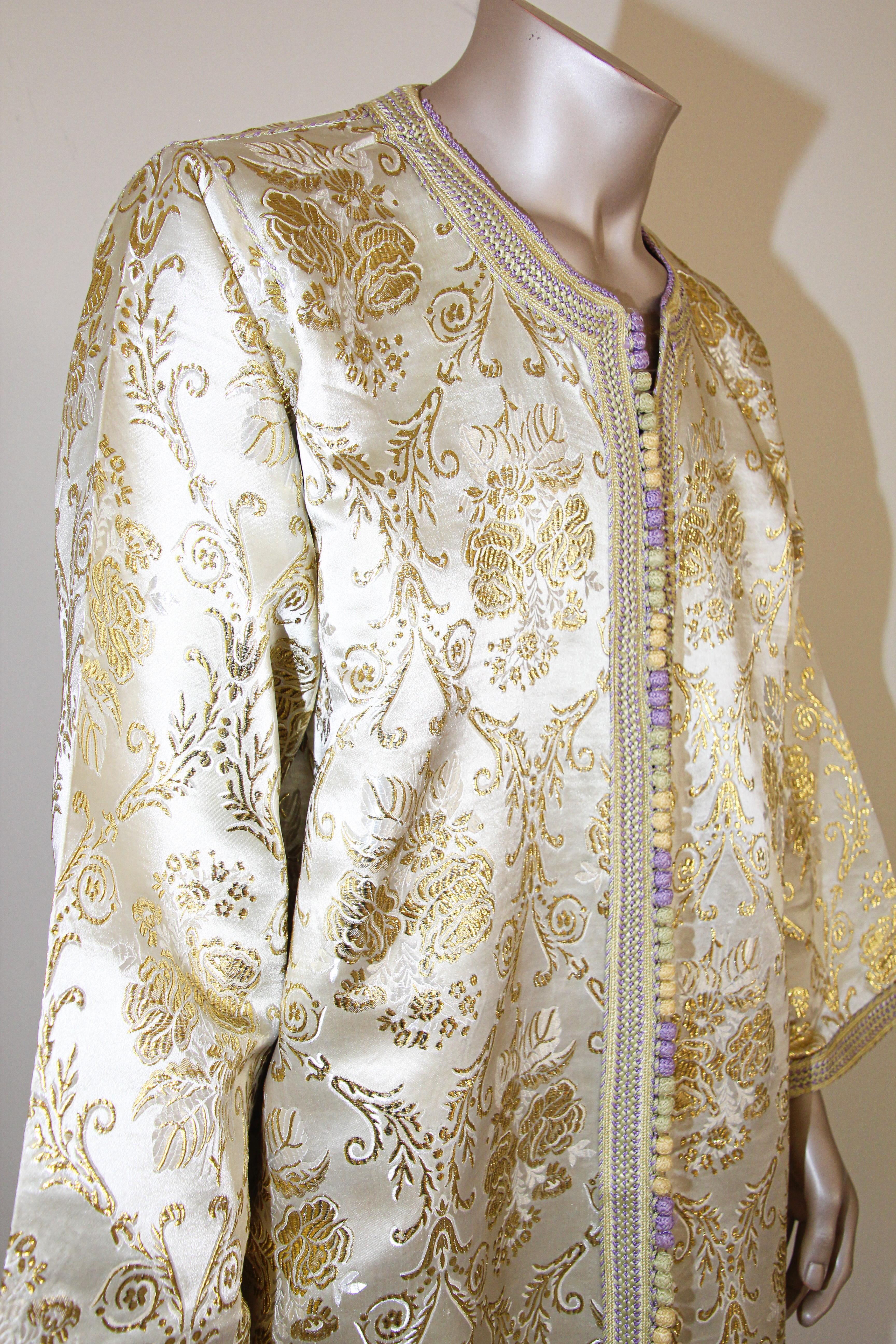 Moroccan Vintage Kaftan Gentleman Damask Gold Caftan, circa 1970 For Sale 2