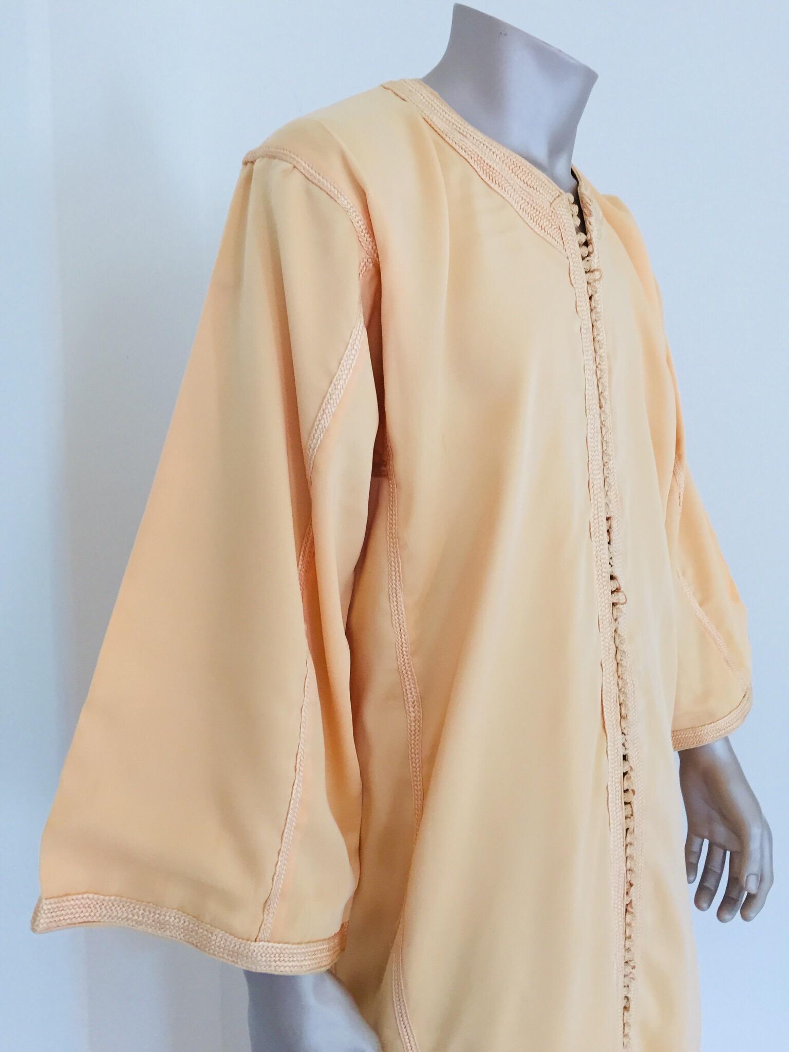 Moroccan Vintage Kaftan Gentleman Yellow Gold Caftan, circa 1970 For Sale 2