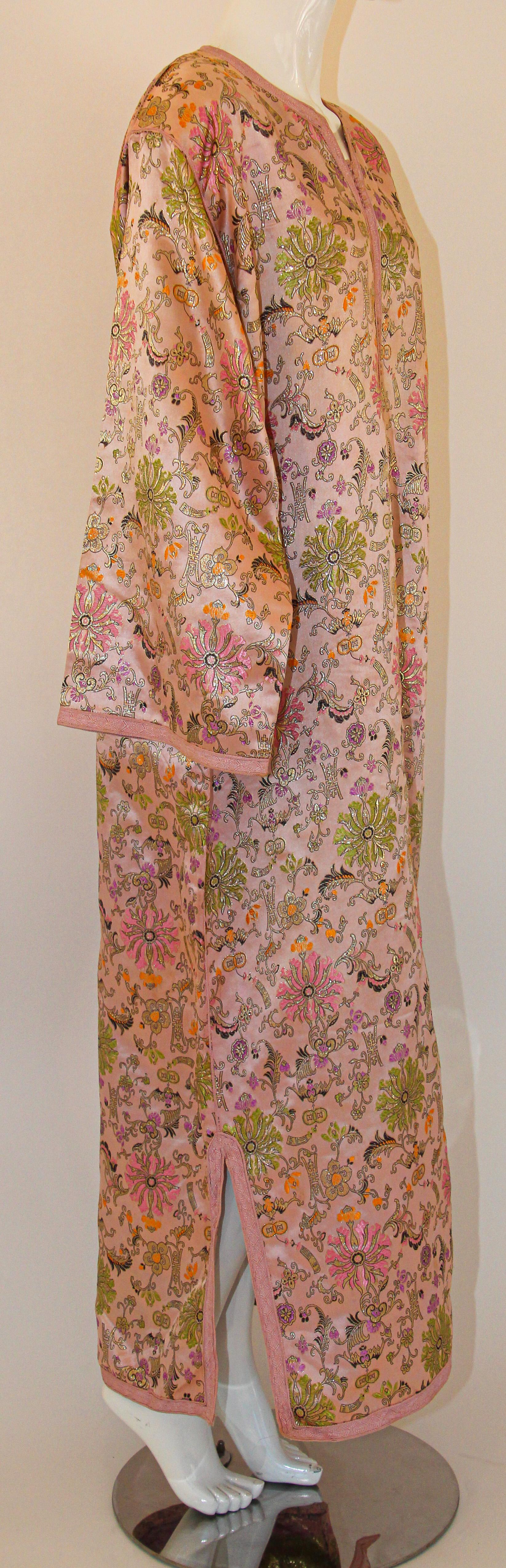 Moroccan Vintage Kaftan Pink Damask Bohemian Caftan 1970 For Sale 7