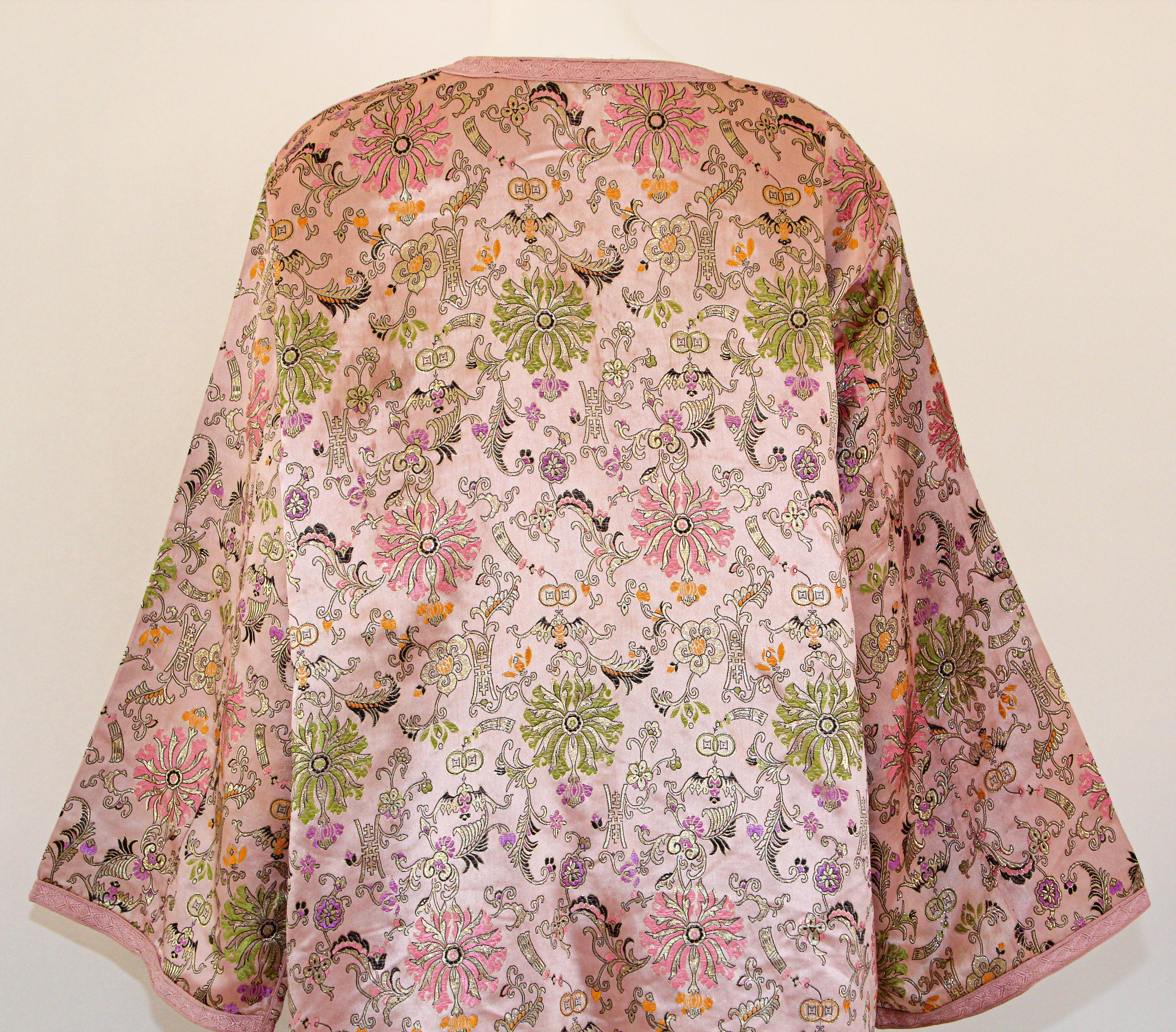Caftán Vintage Marroquí Damasco Rosa Caftán Bohemio 1970 en venta 13