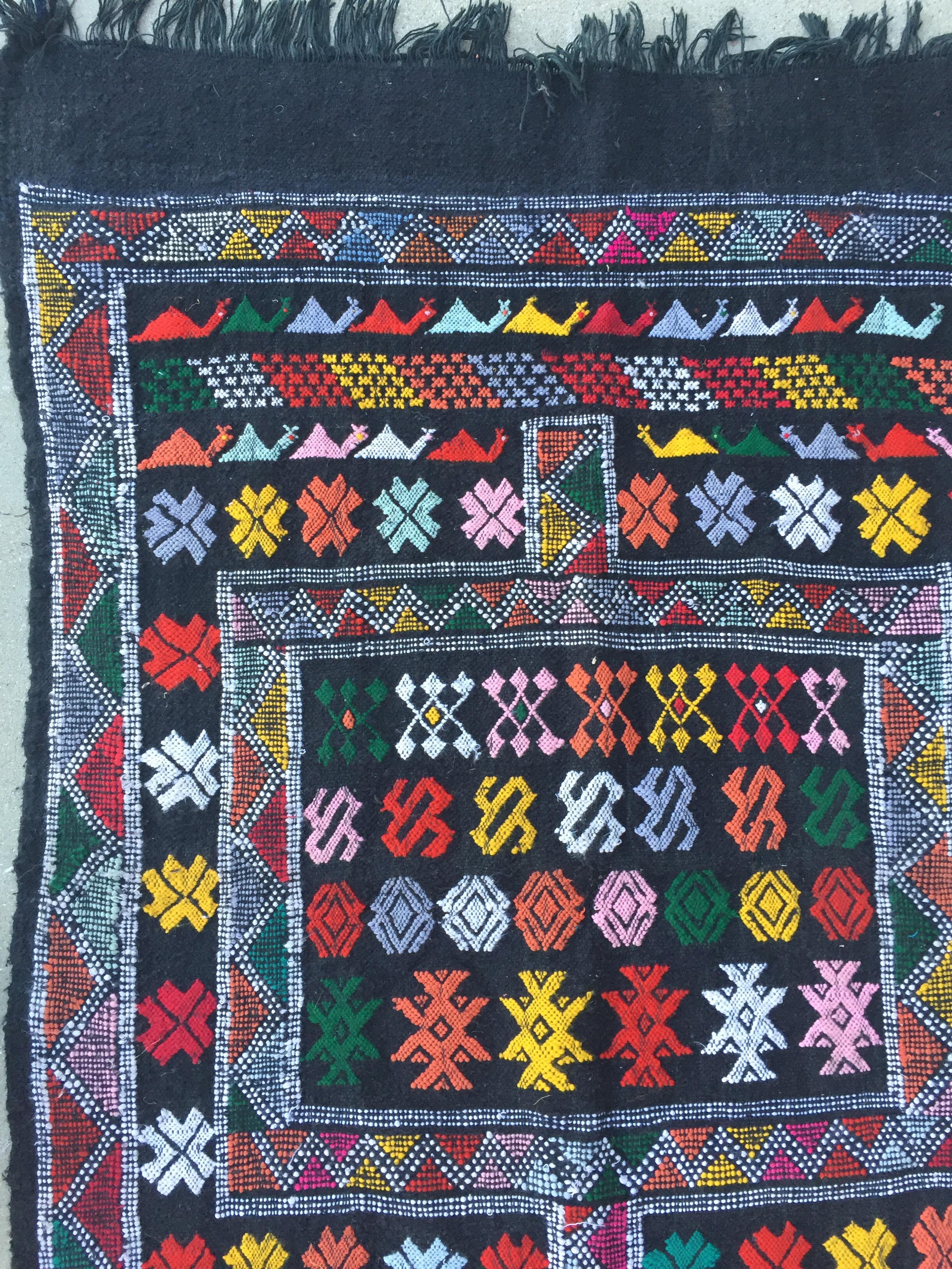 Rug & Kilim marocain vintage nord-africain noir tribal en vente 1