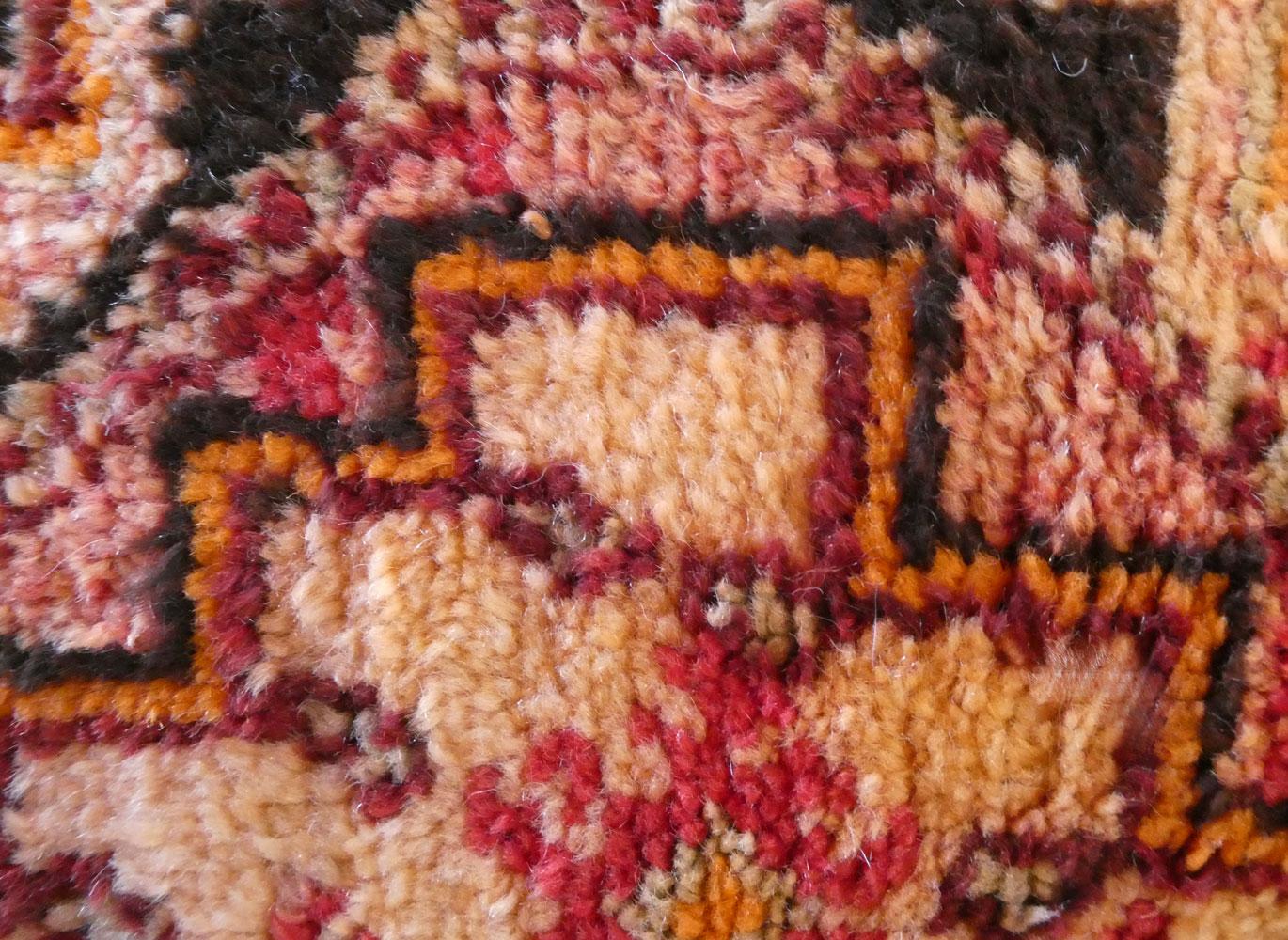 Vintage Marokkanische Wolle Pouf Bodenkissen (Stammeskunst) im Angebot