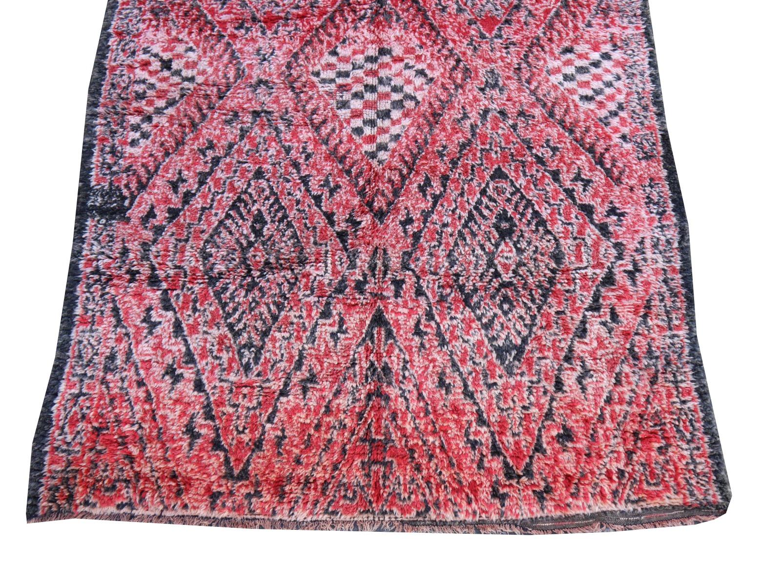 Moroccan Vintage Rug North African Diamond Design Wool Red Pink Charcoal White For Sale 12