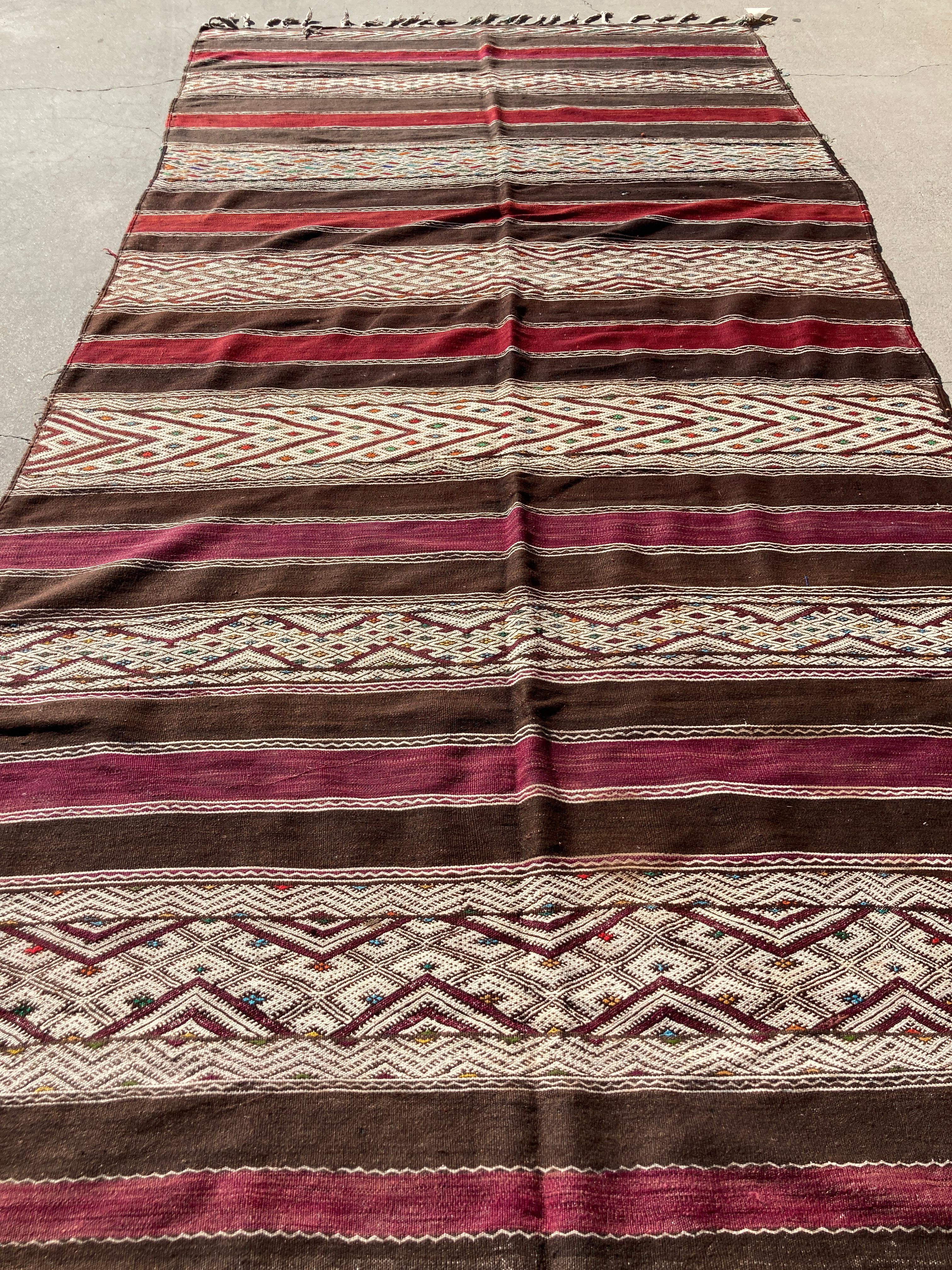 Moroccan Vintage Tribal Kilim Rug Textile North Africa In Good Condition For Sale In North Hollywood, CA