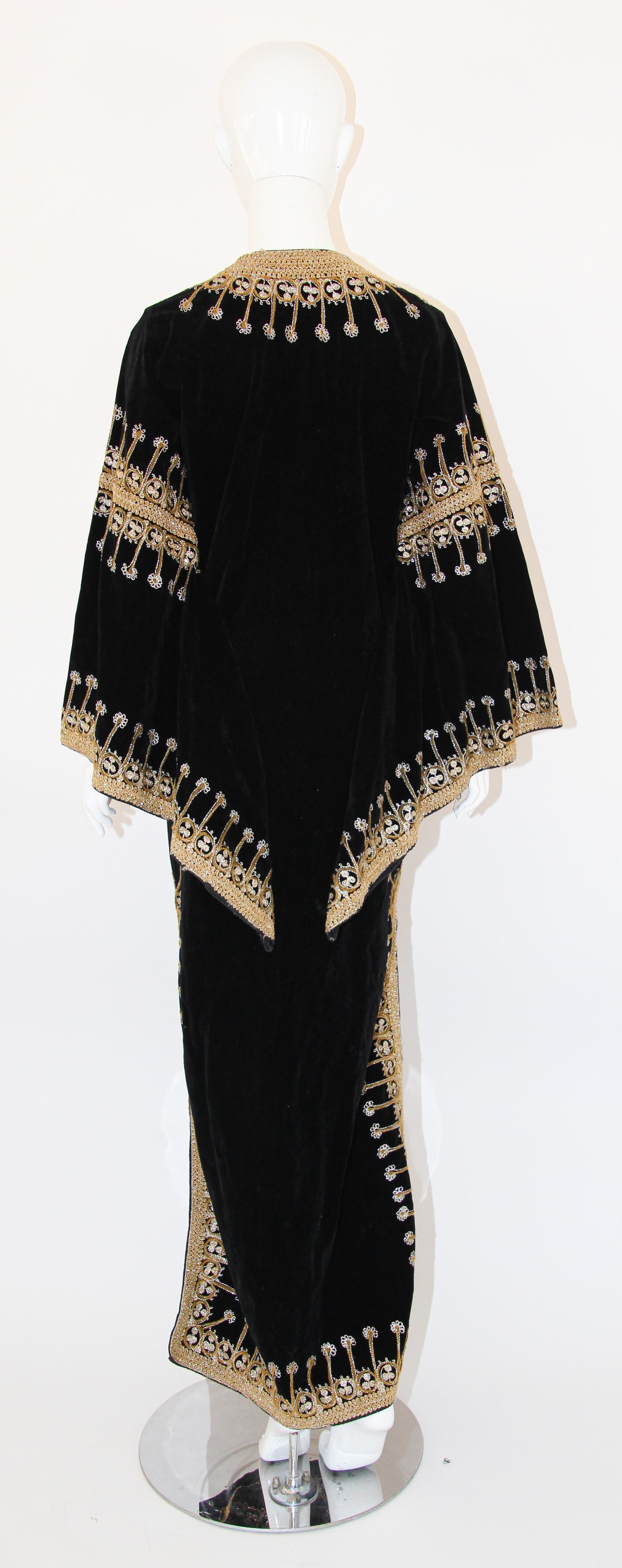 Moroccan Vintage Velvet Kaftan Black and Gold Caftan 1960's 10