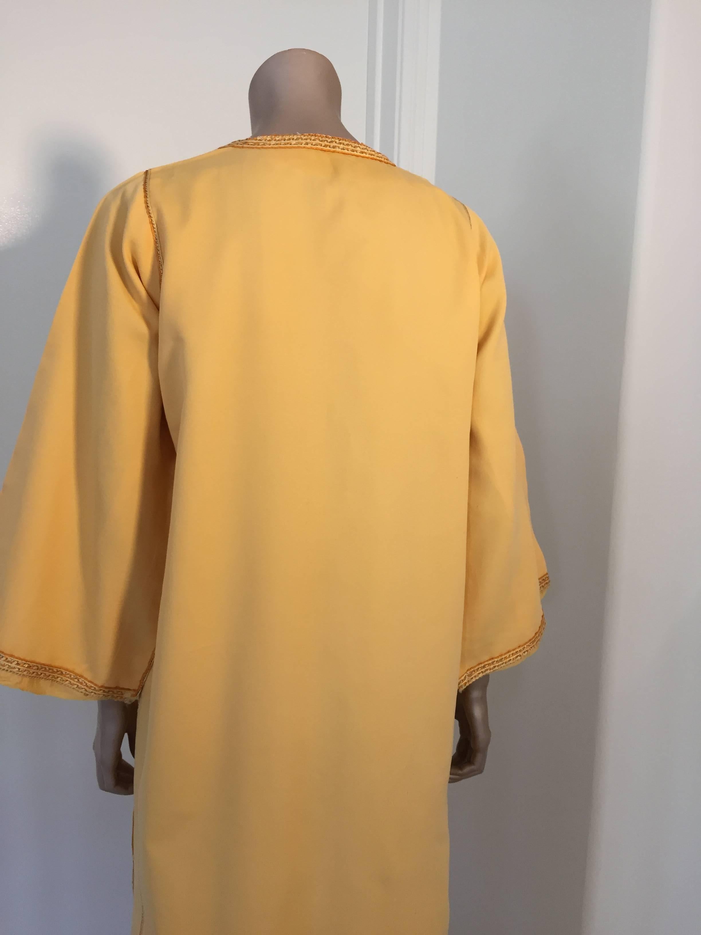 Marokkanischer Vintage-Kaftan aus Gelbgold im Angebot 4