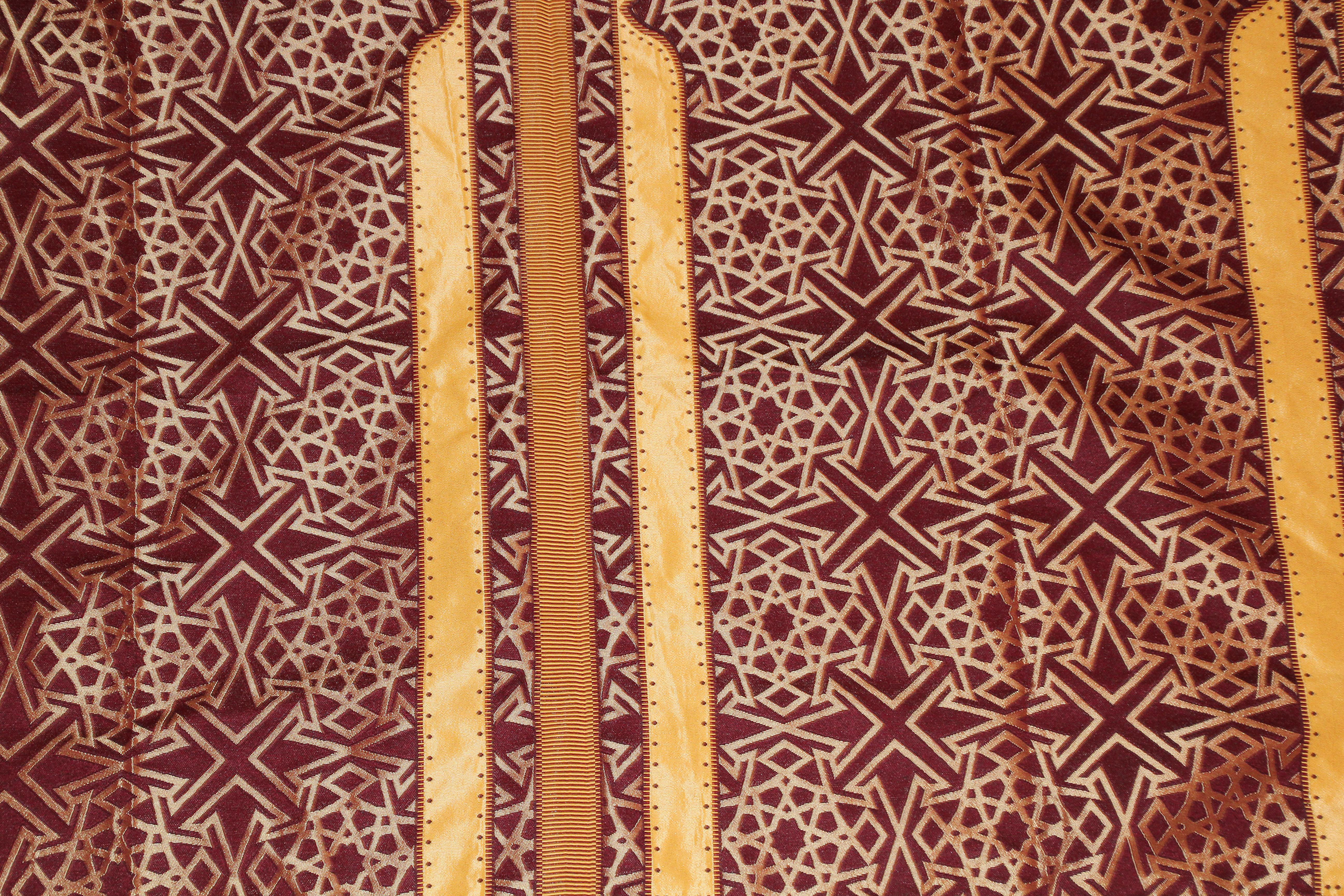 Marokkanische wandhängende Hiti mit maurischen Bogen in Rot und Gold im Angebot 3