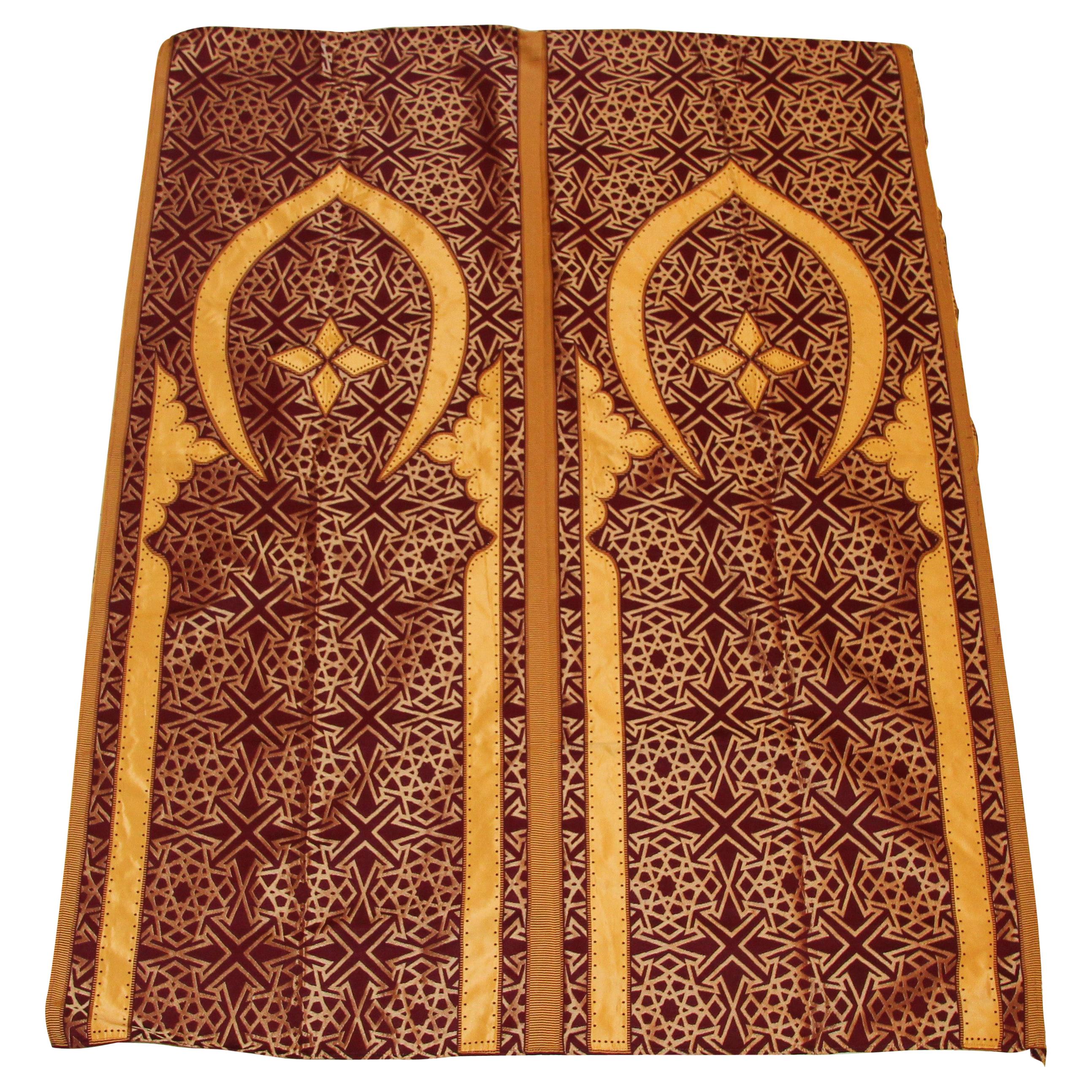 Moroccan Wall Hanging Hiti with Moorish Arches Red and Gold For Sale