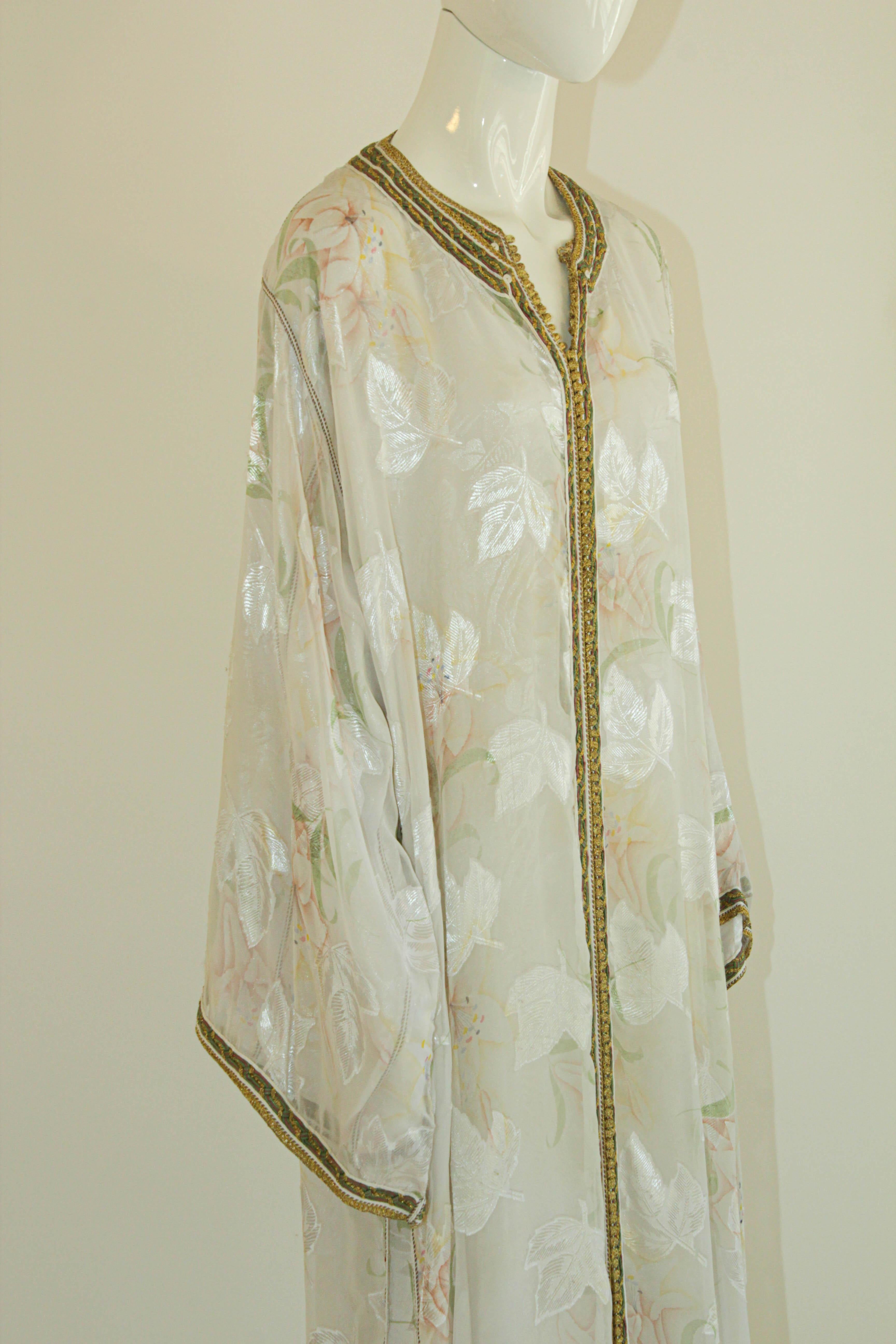 Moroccan White Floral Caftan Set For Sale 8