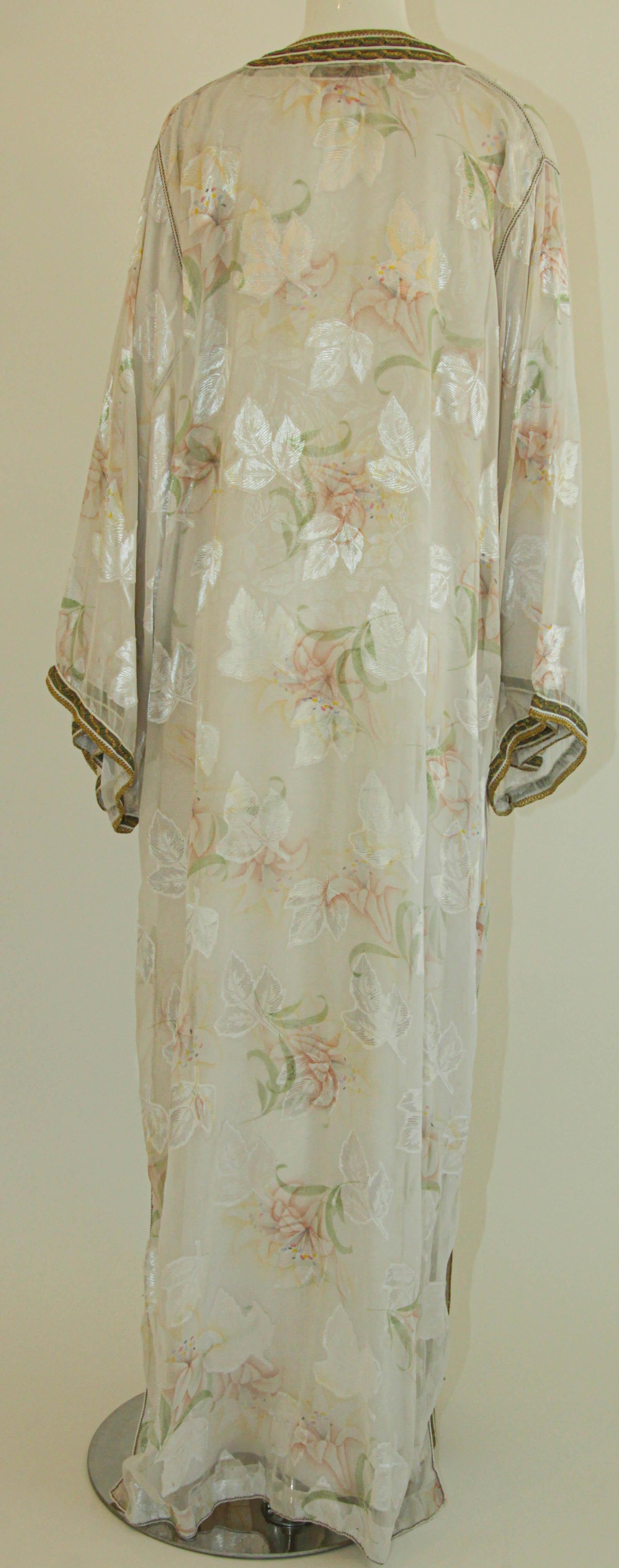 Moroccan White Floral Caftan Set For Sale 12