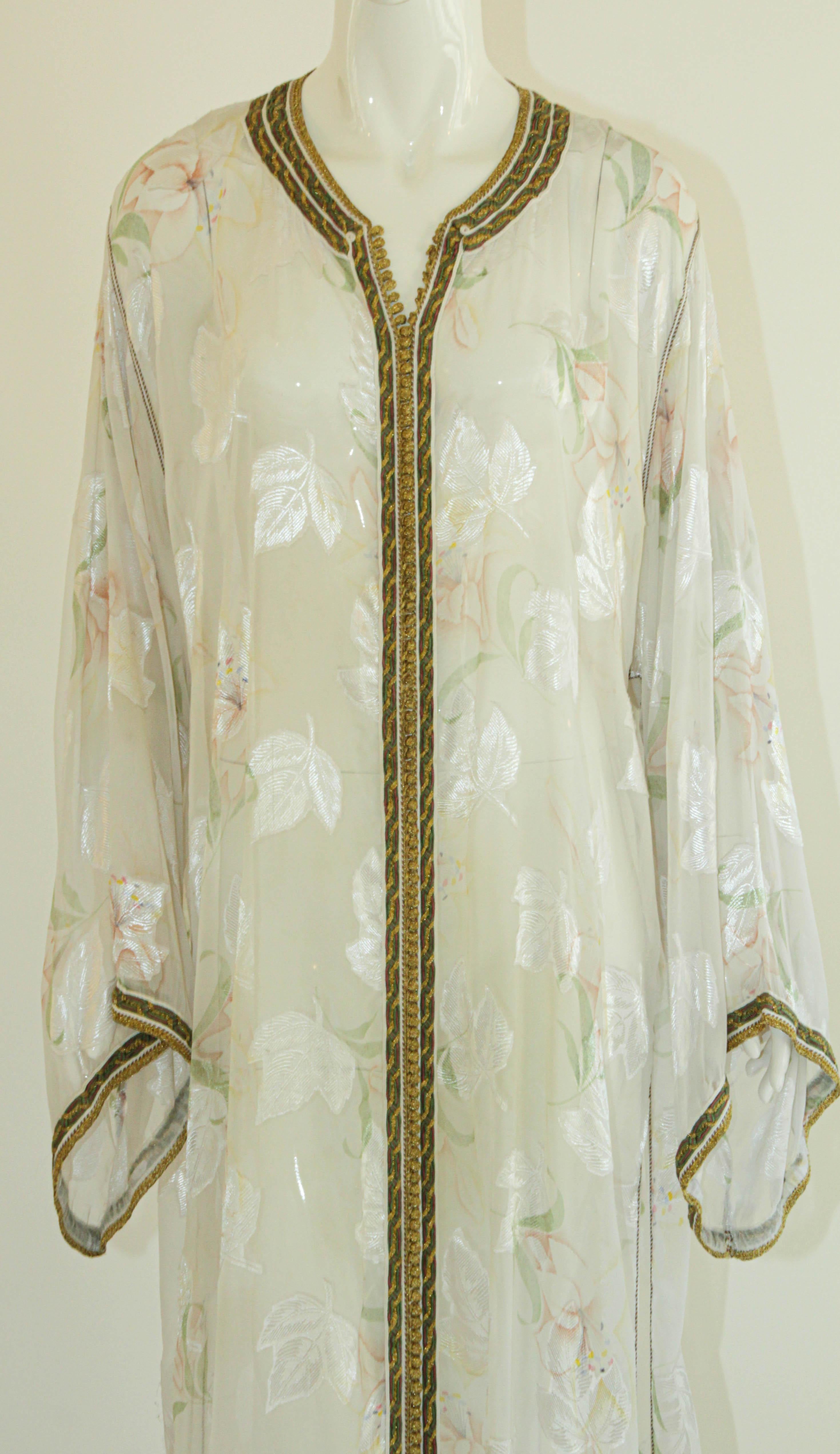 Moroccan White Floral Caftan Set For Sale 13