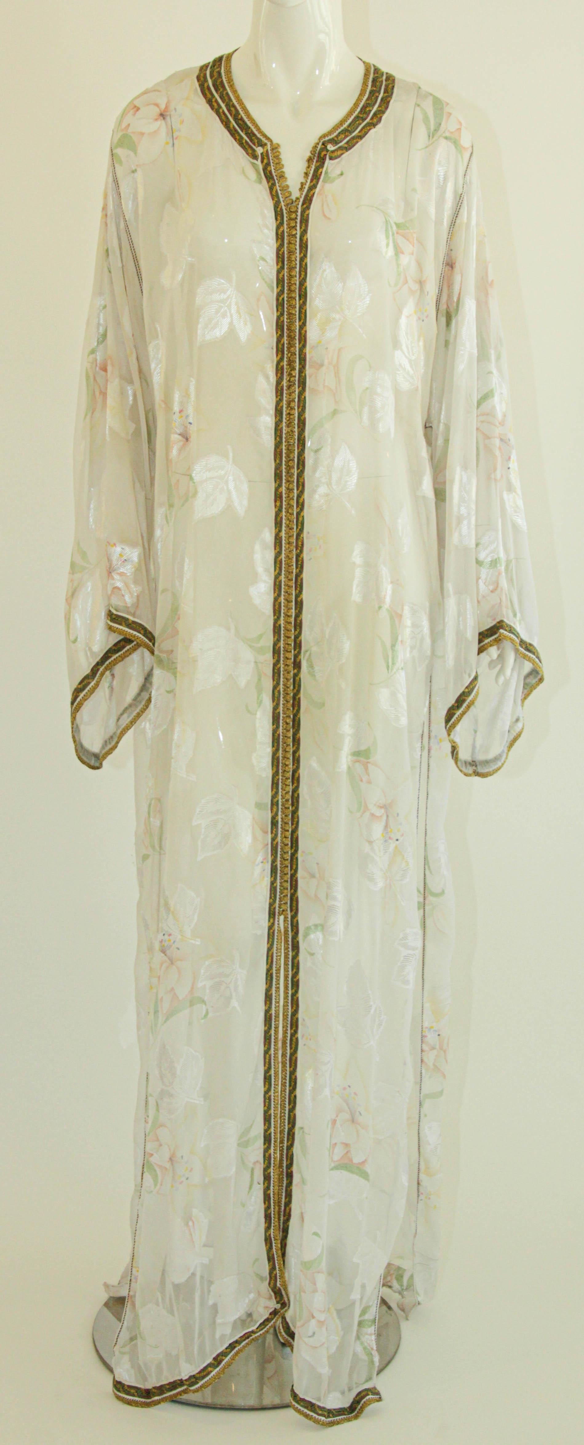 Moroccan White Floral Caftan Set For Sale 14