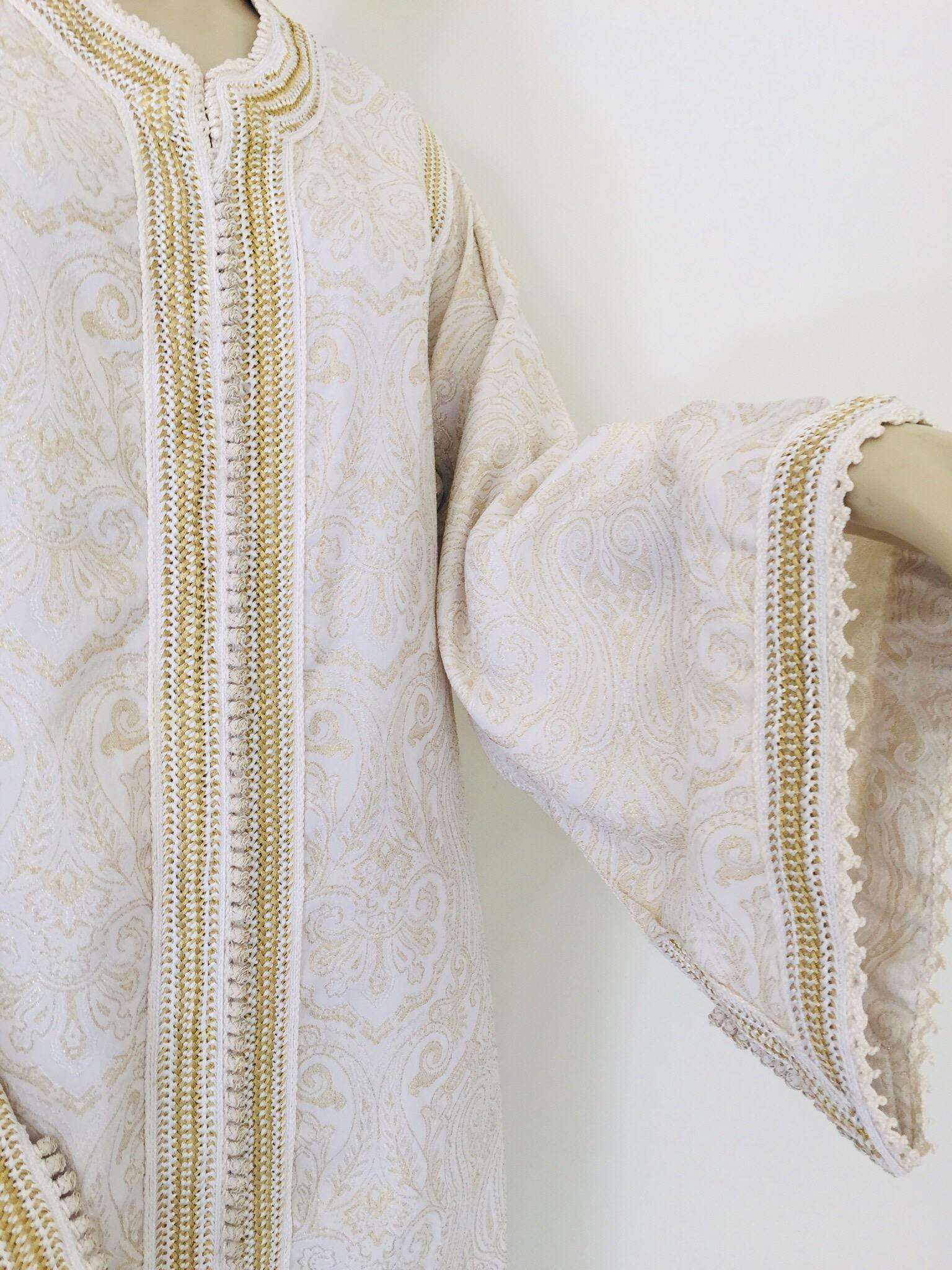 Robe caftan longue marocaine blanche Caftan Taille Large en vente 11