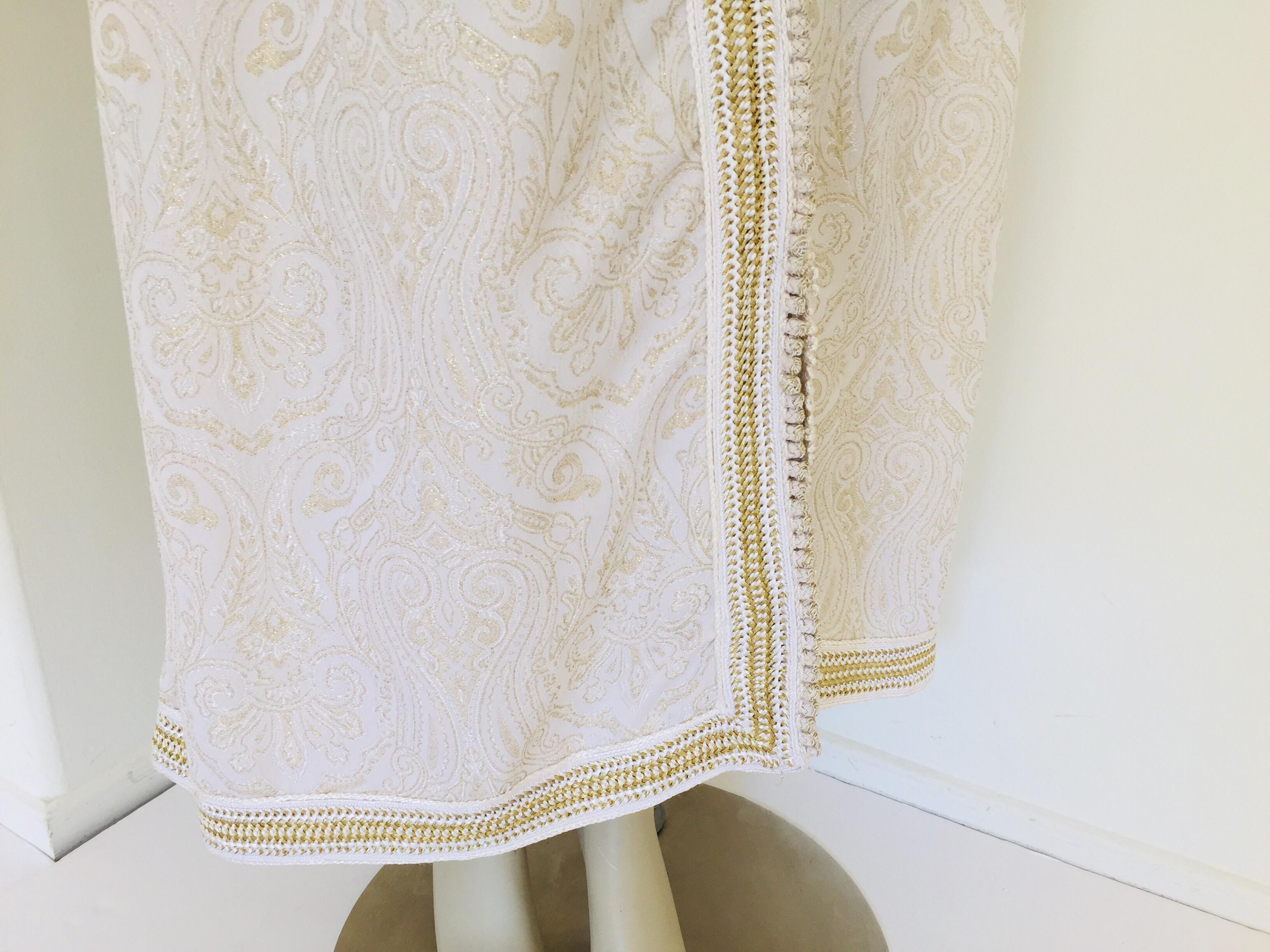Robe caftan longue marocaine blanche Caftan Taille Large en vente 13