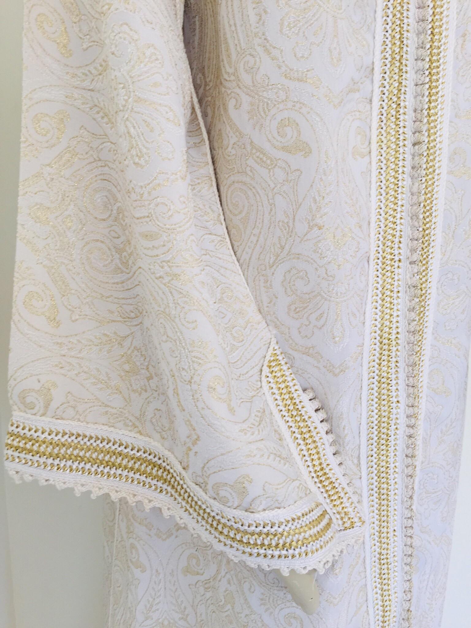 Robe caftan longue marocaine blanche Caftan Taille Large en vente 3