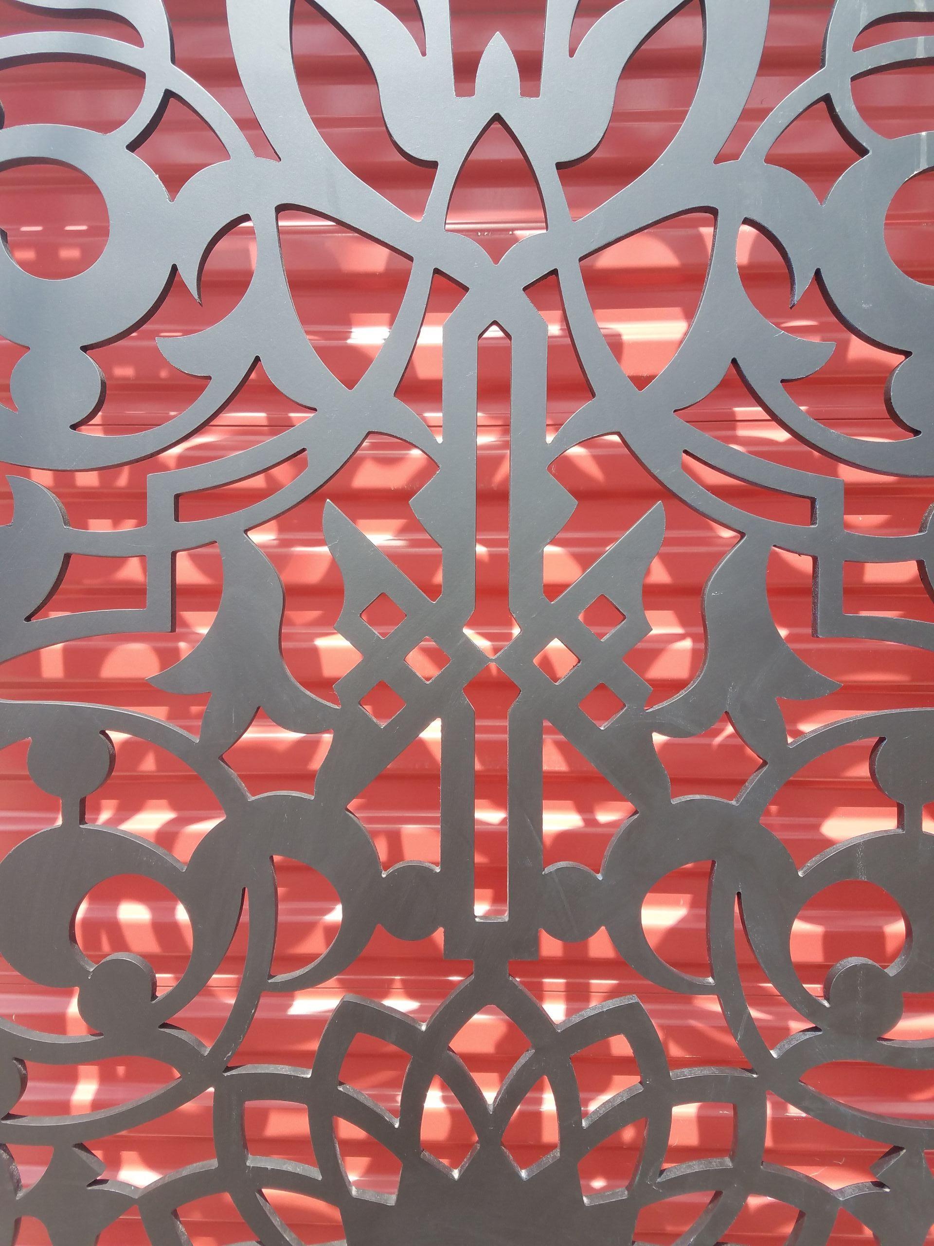 Contemporary Moroccan Wooden Screen Divider, Ben For Sale