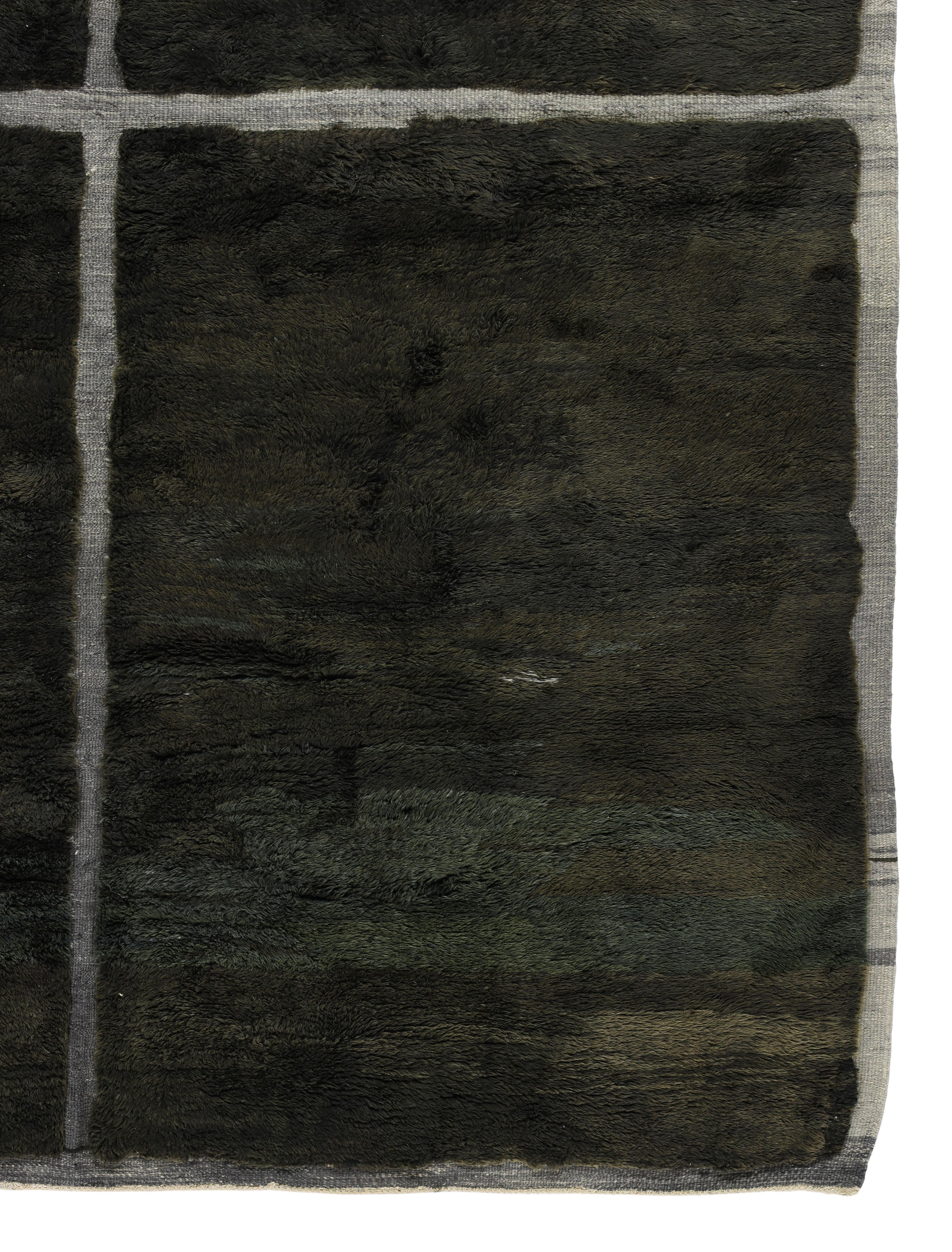 Moroccan Wool Rug with Minimalist Grid Pattern in Black and Ivory Tones For Sale 3