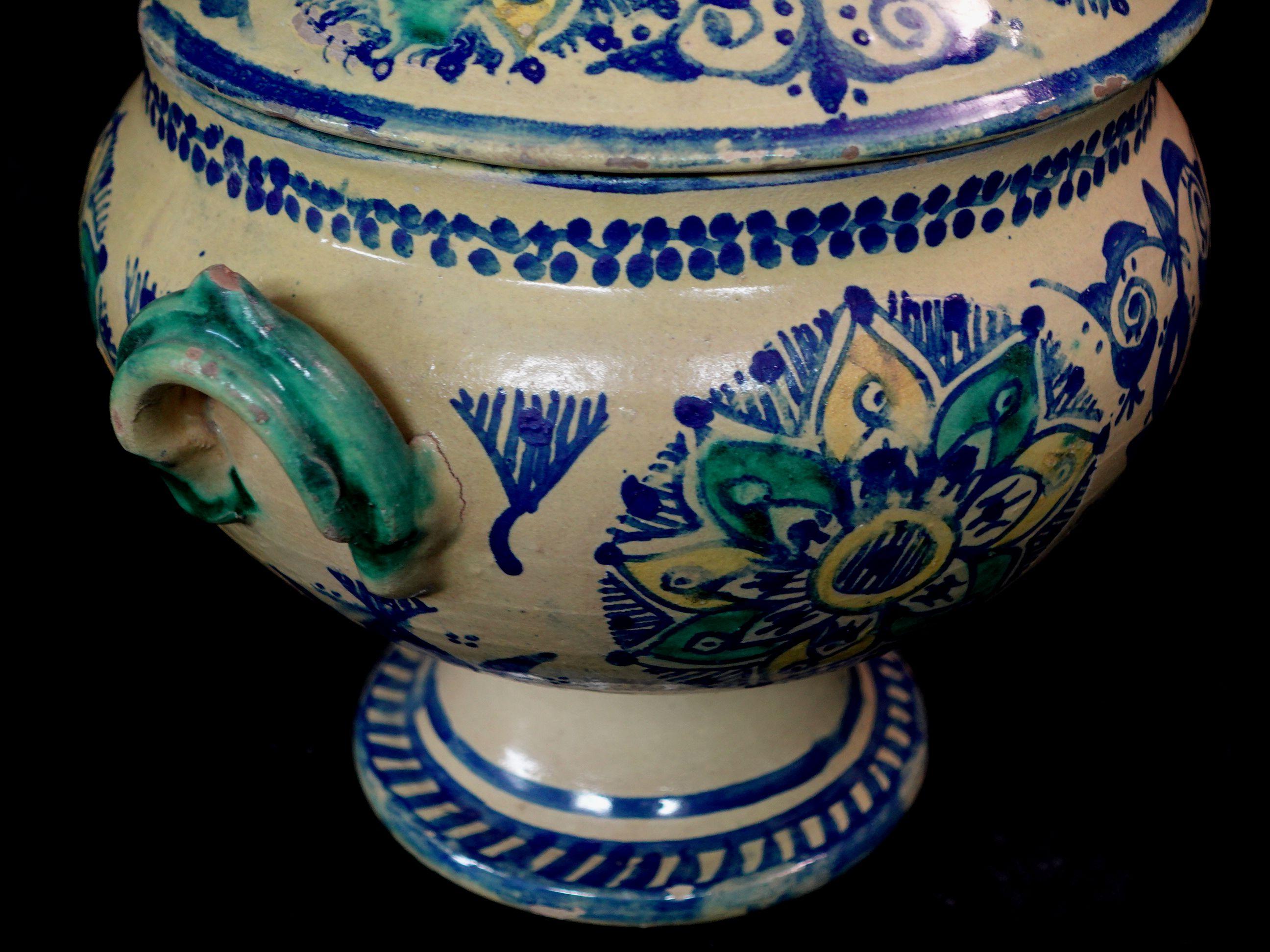 Marokkanische Schale mit Deckel, Glas, frühes 20. Jahrhundert im Angebot 1