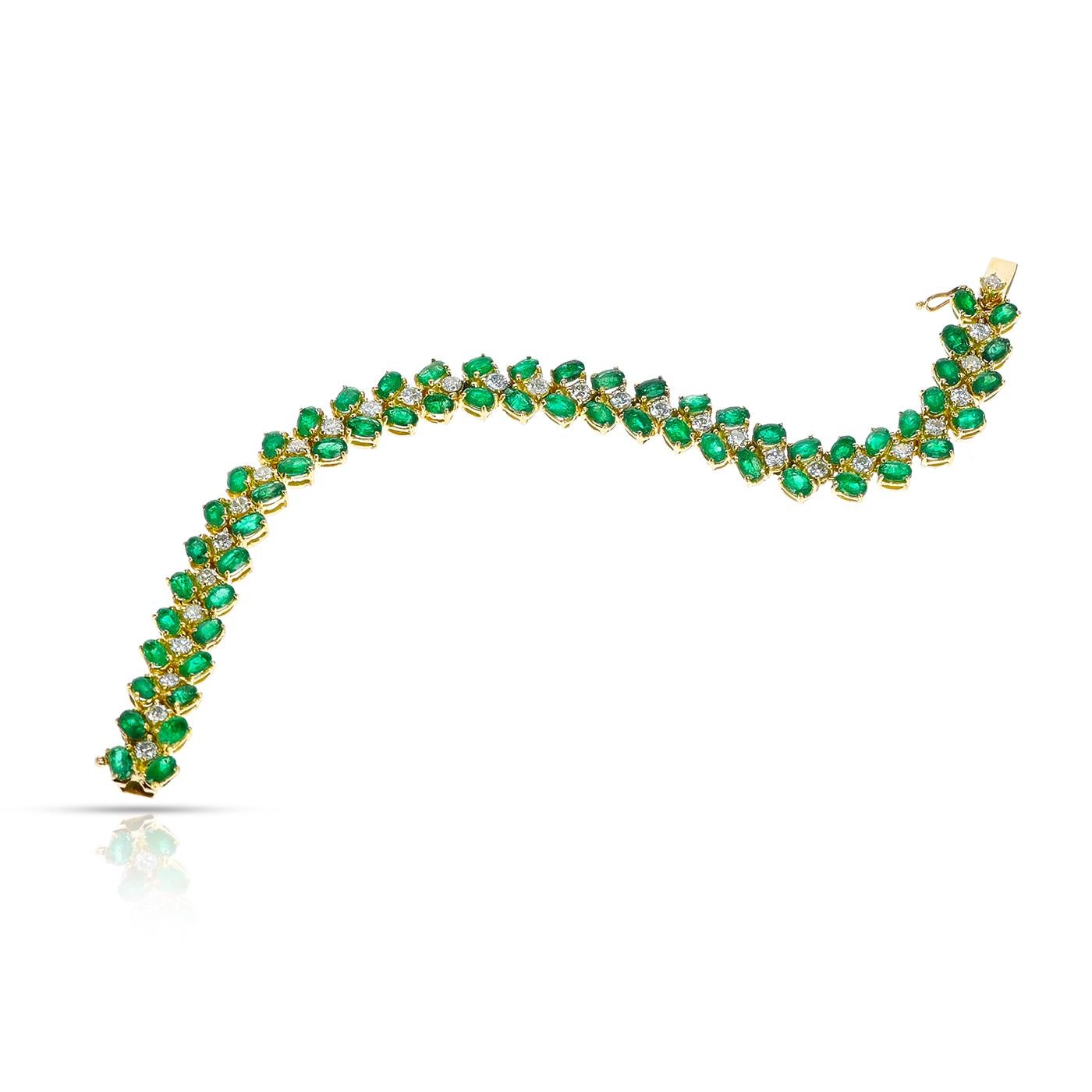 Women's or Men's Moroni Italy Oval Emerald and Round Diamond Bracelet, 18K For Sale